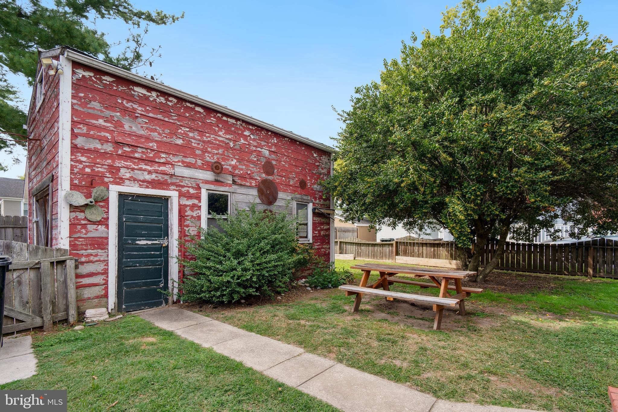 ROCK HALL - Residential