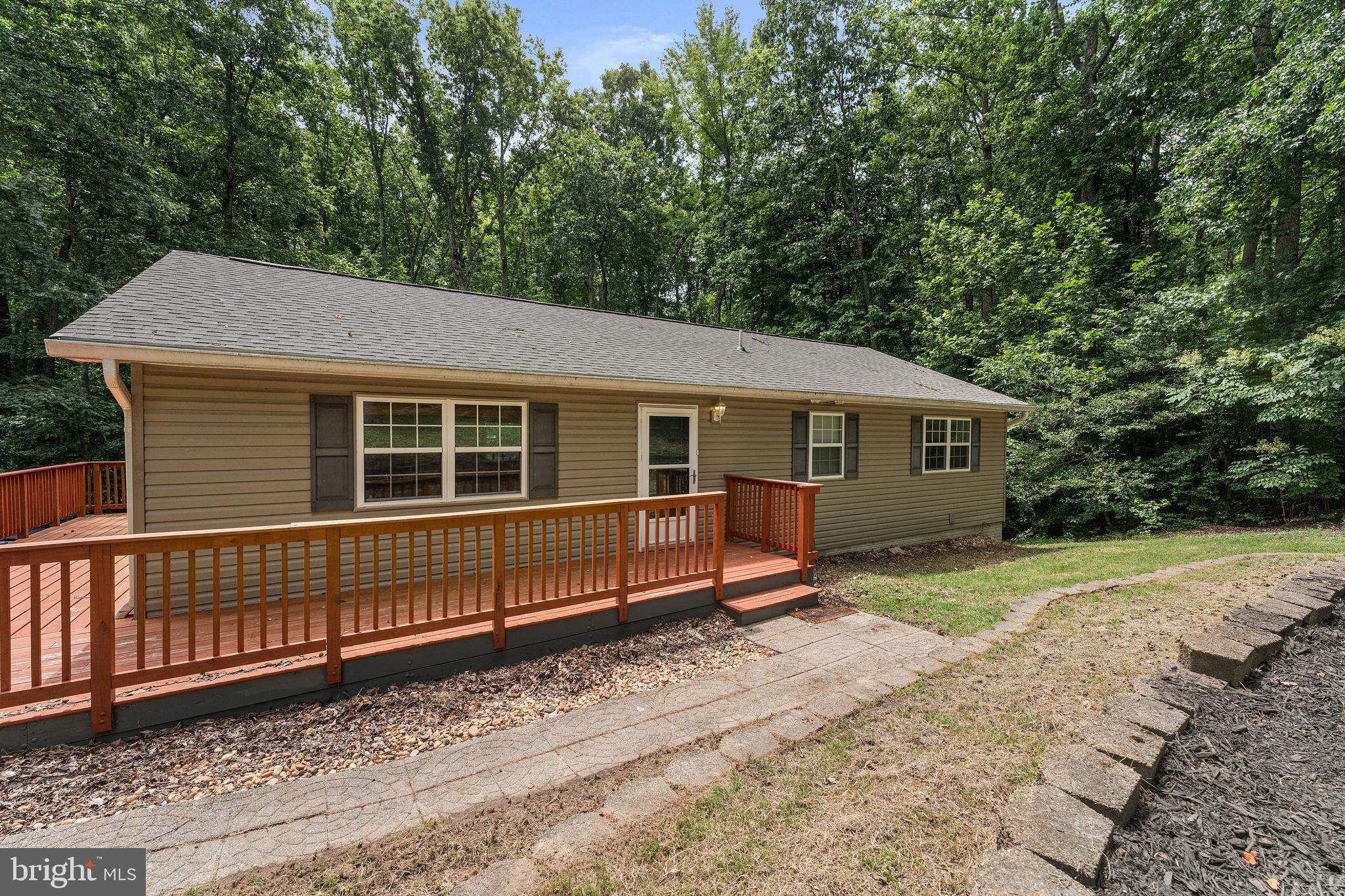 PRESIDENTIAL LAKES - Residential