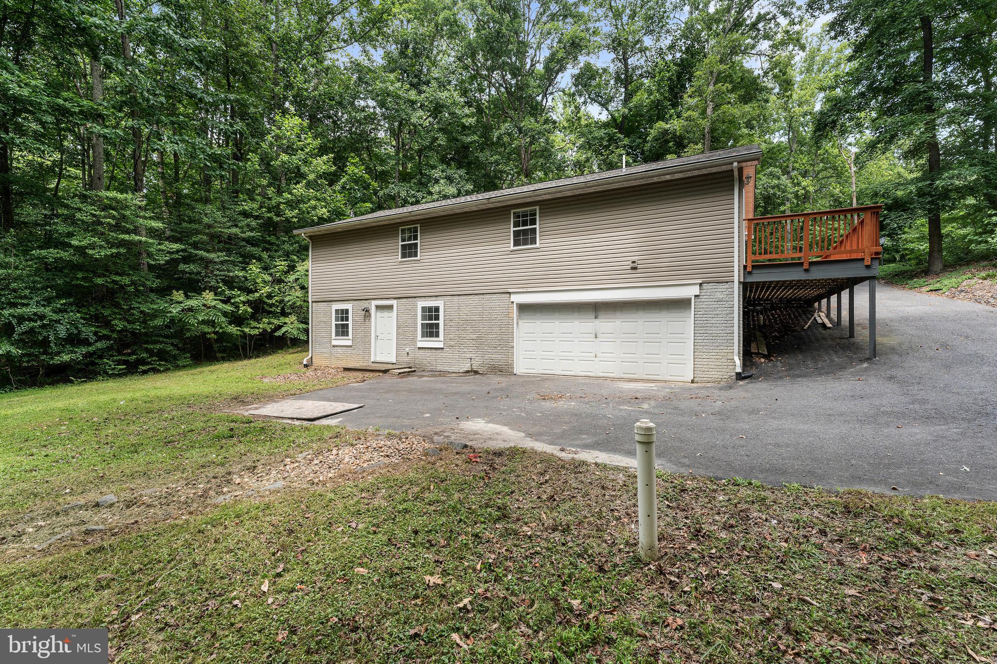 PRESIDENTIAL LAKES - Residential