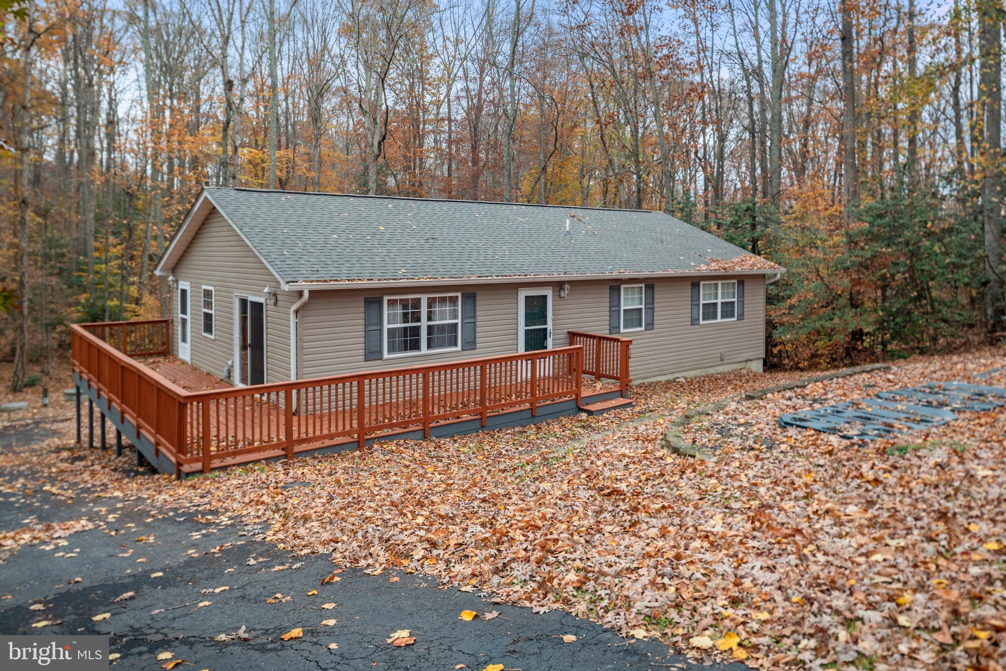 PRESIDENTIAL LAKES - Residential