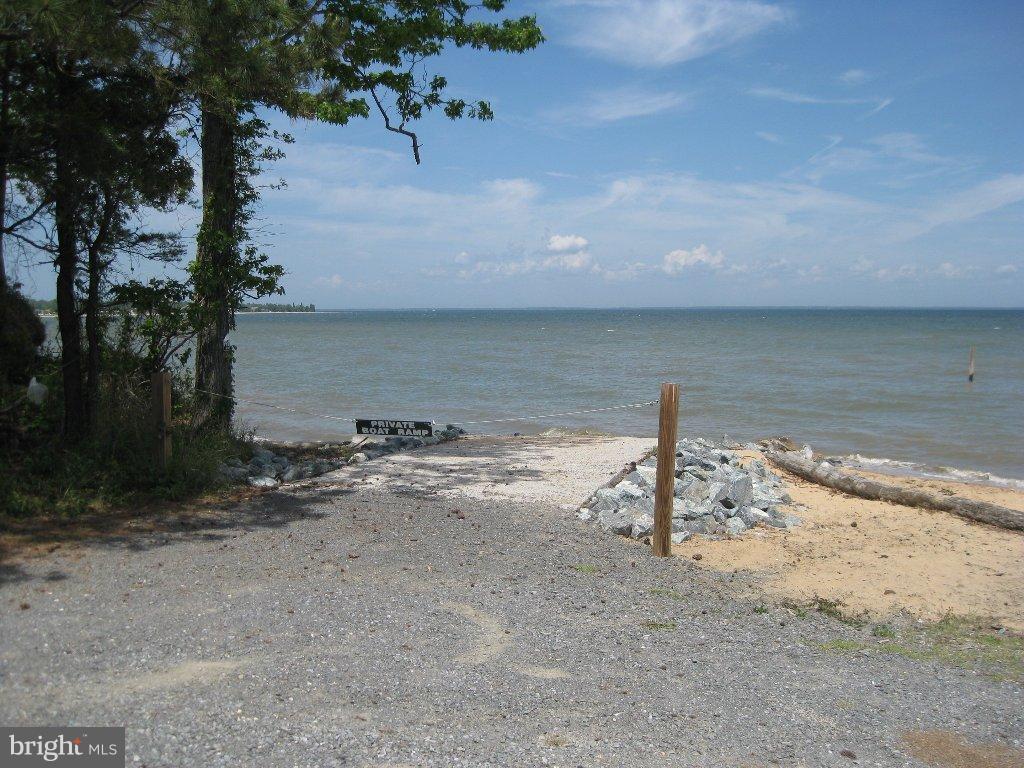 COVE LAKE - Land