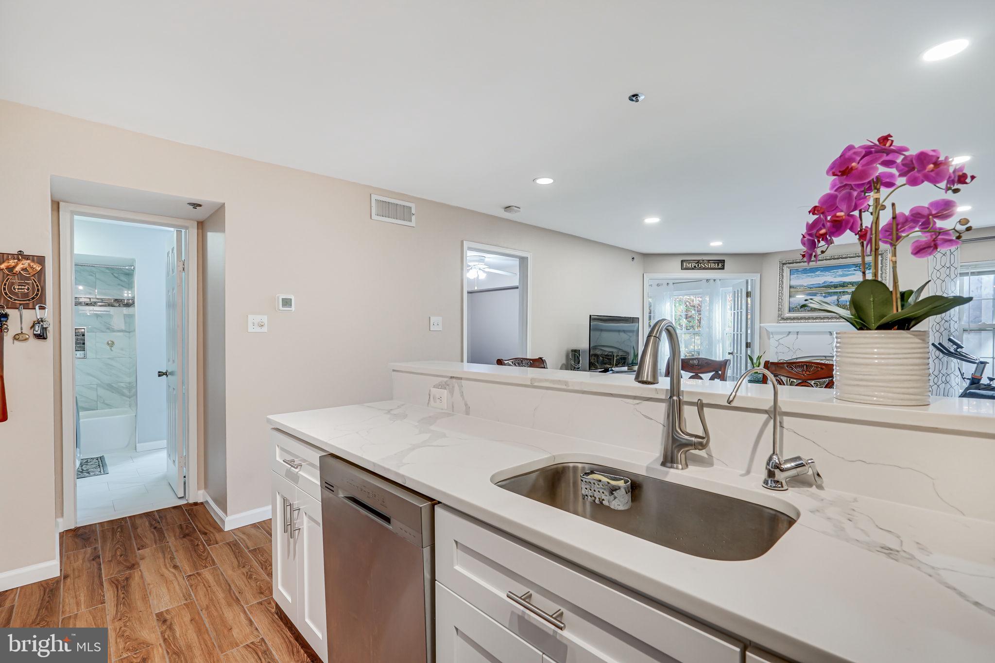 POINTE AT PARK CENTER - Residential