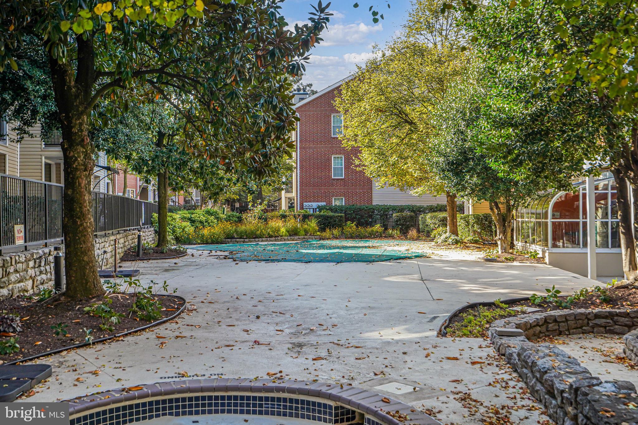 POINTE AT PARK CENTER - Residential