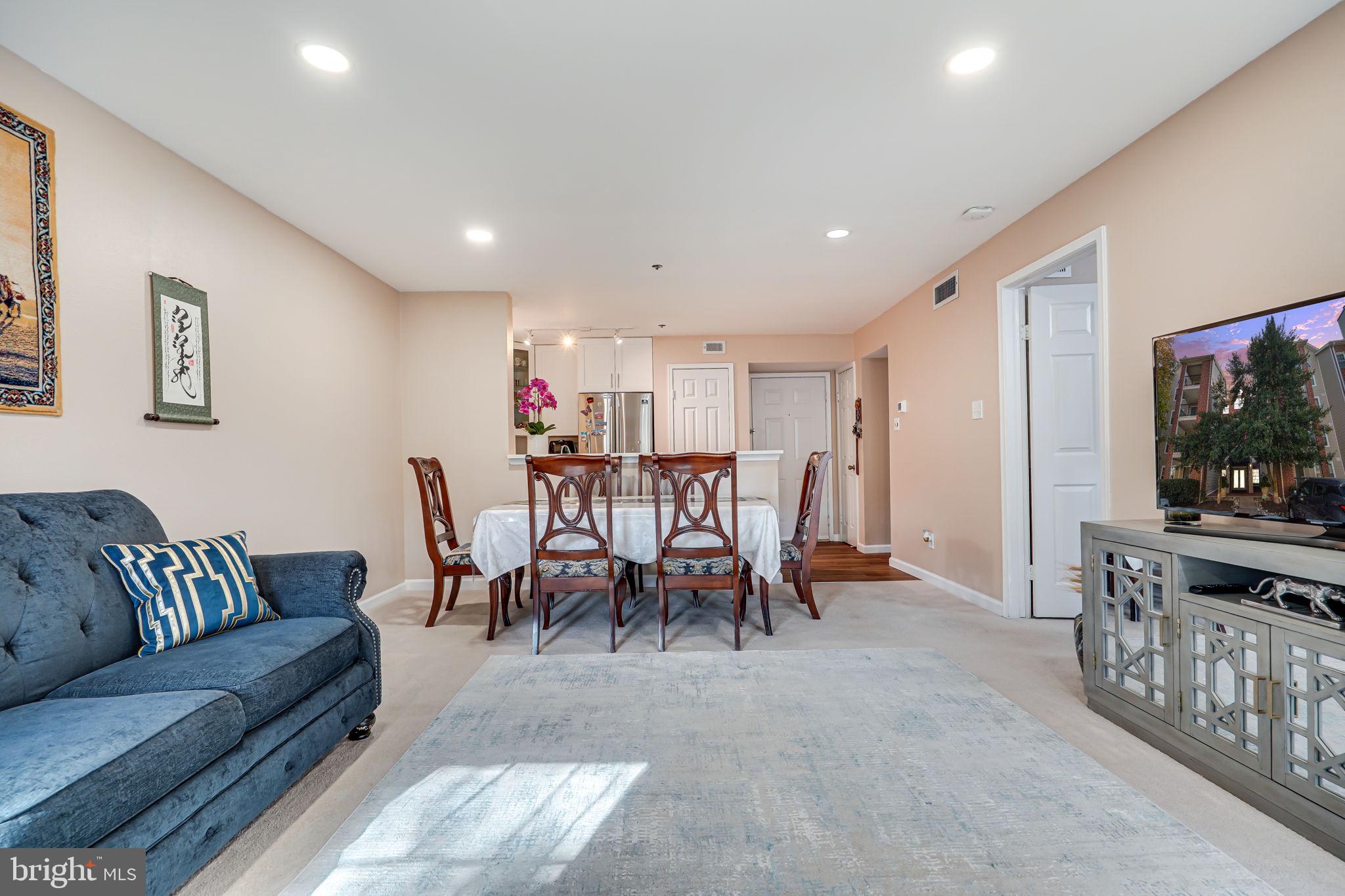 POINTE AT PARK CENTER - Residential