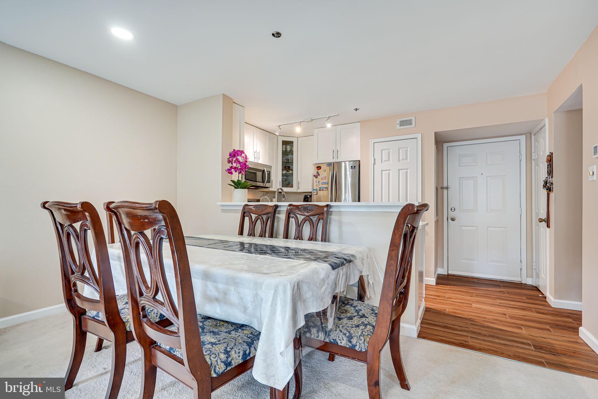 POINTE AT PARK CENTER - Residential