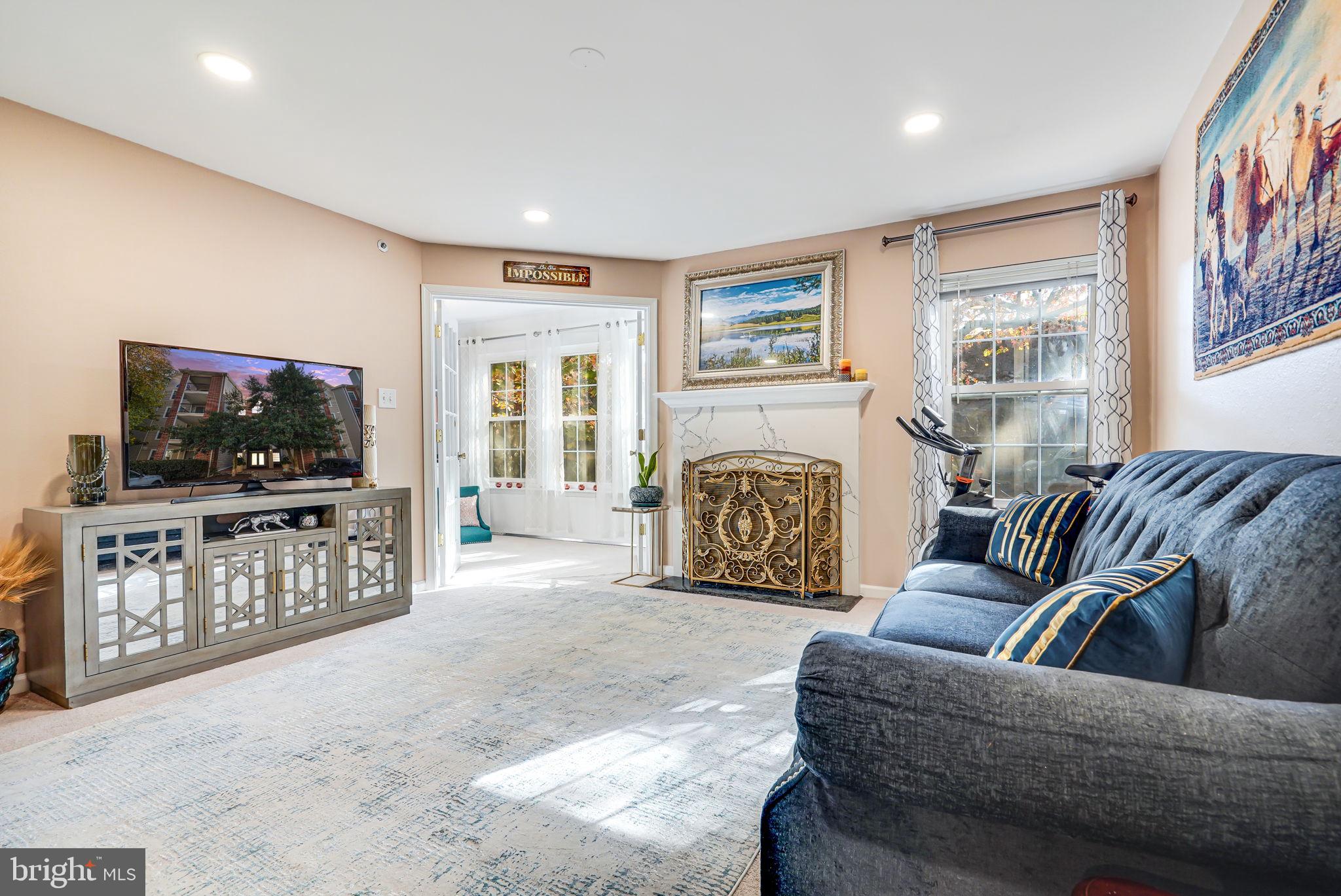 POINTE AT PARK CENTER - Residential