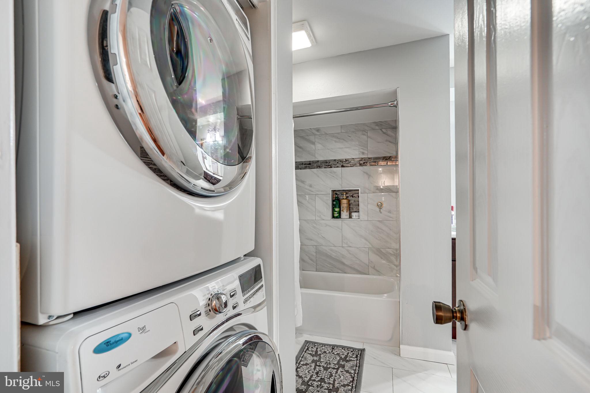 POINTE AT PARK CENTER - Residential