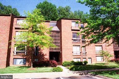 Immaculate home that is offered for rent for the first time.  Wonderful top floor unit with private balcony that backs to trees and nature – quiet and peaceful.  Two bedrooms and one and a half baths.  Open floor plan with light hardwood floors throughout.  Vaulted ceilings.  Light and well-appointed.  Landlord covers the condo fee which pays for tenants’ gas and water usage, plus includes trash pick-up and snow removal.  Plentiful parking with extra visitor tags.  Washer and gas dryer in the unit.  Located in the heart of Reston – shopping, restaurants, metro, and other amenities.  This is the one!

Per landlord, all tenants over age 18 must apply via RentSpree application.  Good credit and income are a must – 600 plus credit score and three-times monthly rent, respectively.