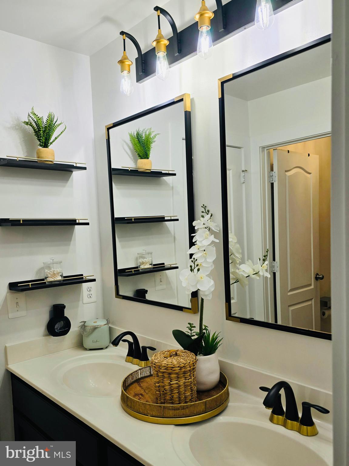 MEADE'S CROSSING - Residential