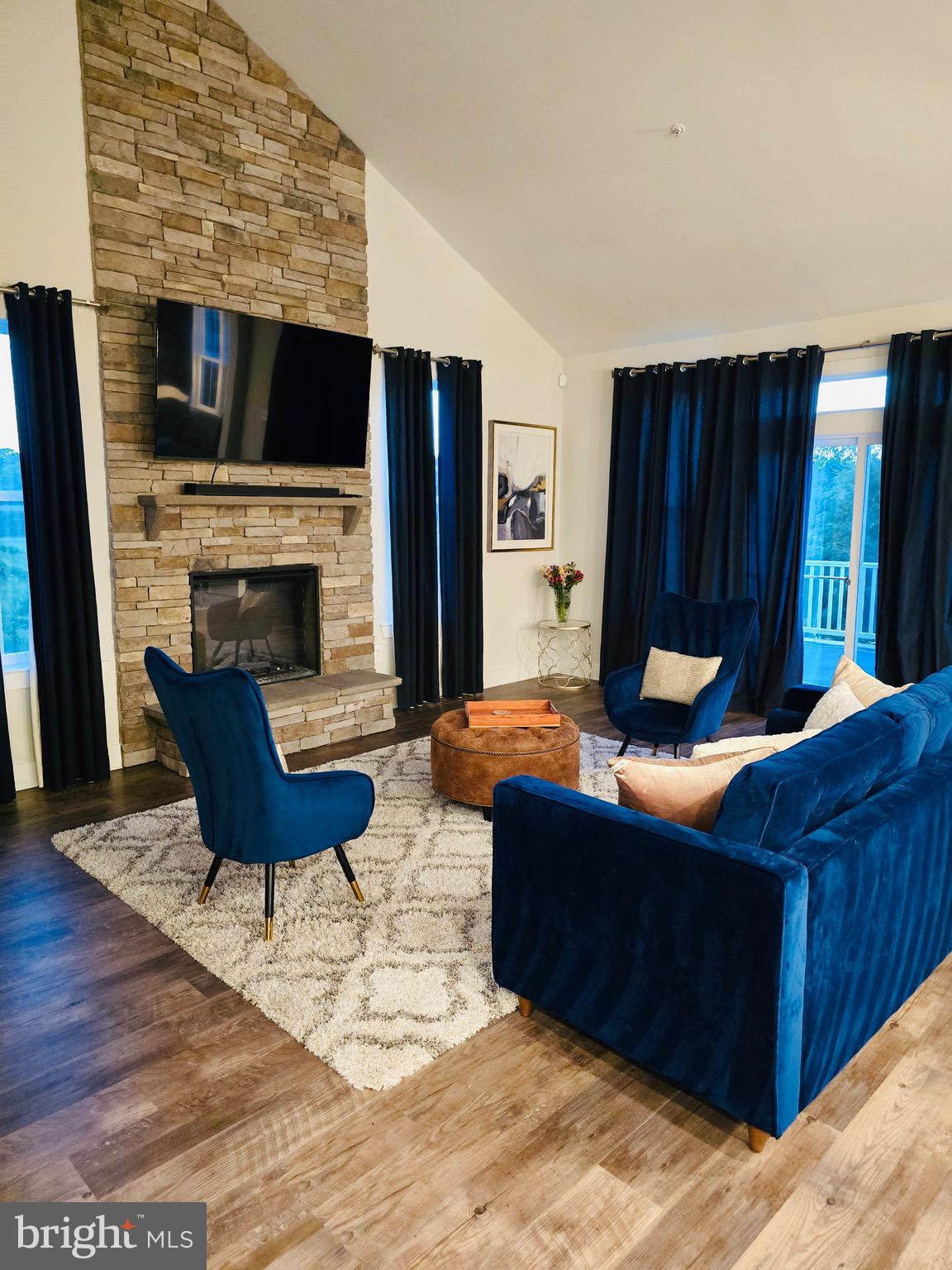 MEADE'S CROSSING - Residential