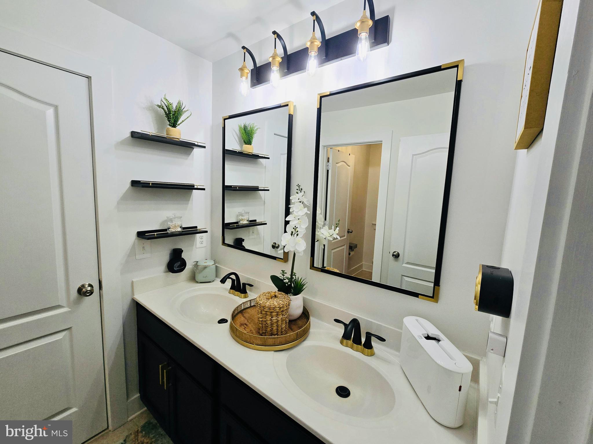 MEADE'S CROSSING - Residential