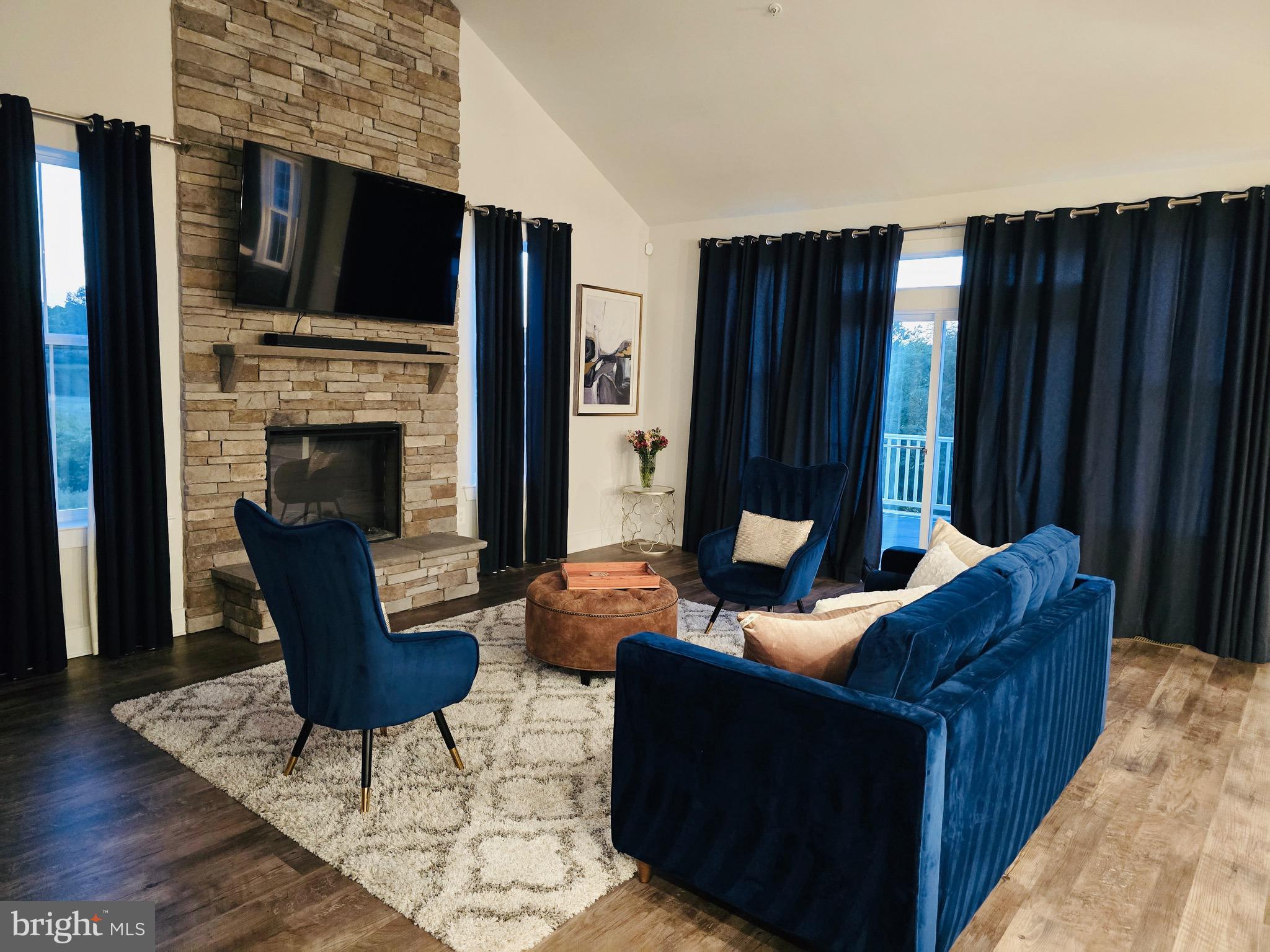 MEADE'S CROSSING - Residential