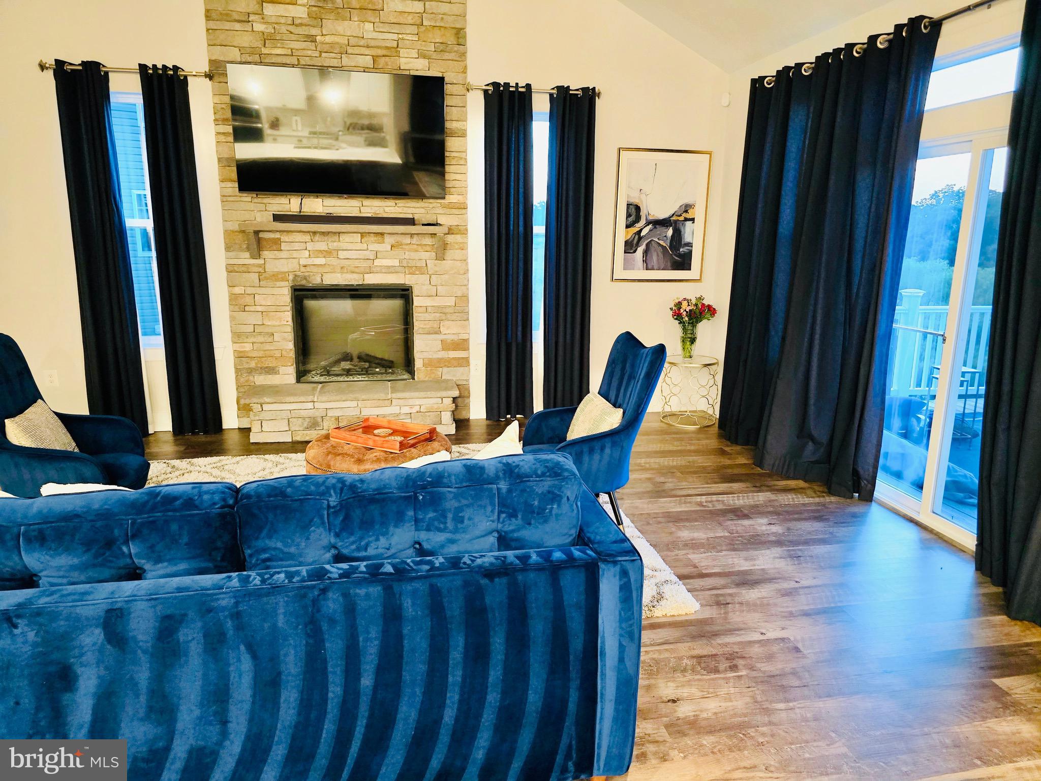 MEADE'S CROSSING - Residential