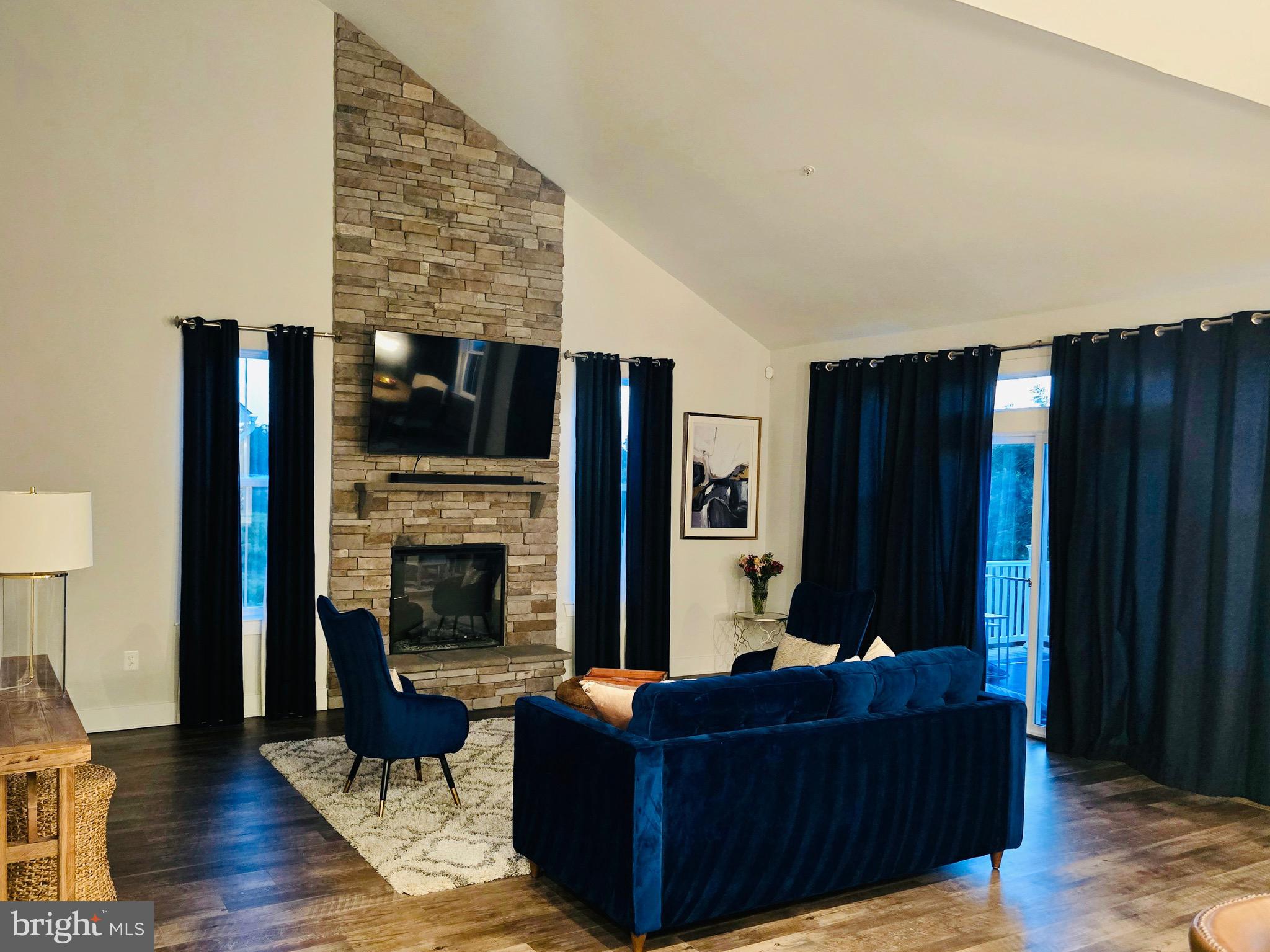 MEADE'S CROSSING - Residential