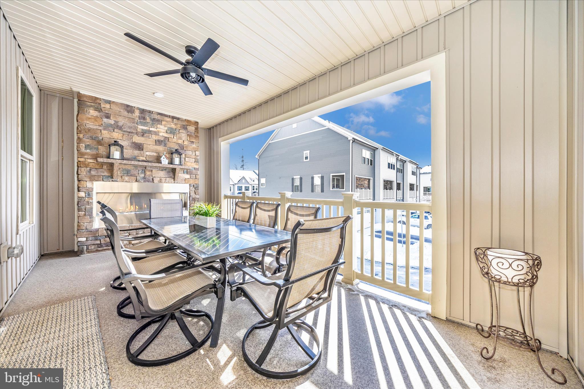 LAKE LINGANORE OAKDALE - Residential
