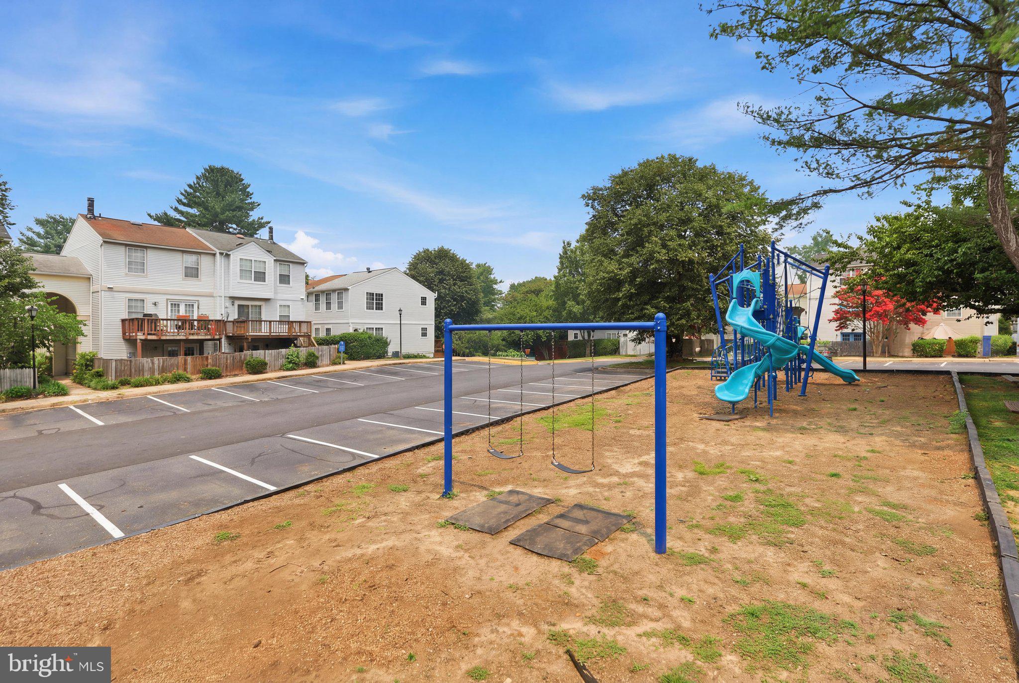 OAKWOOD COMMONS AT BURKE - Residential