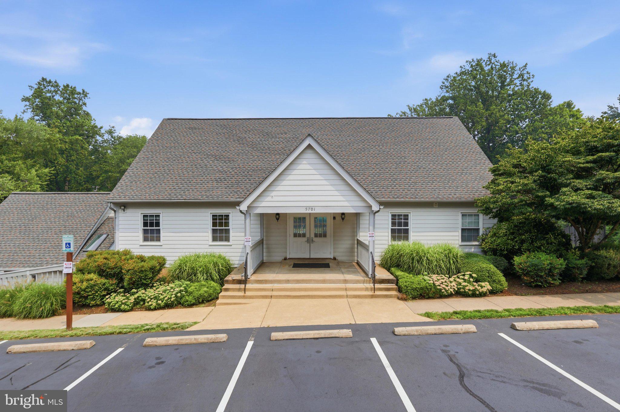 OAKWOOD COMMONS AT BURKE - Residential