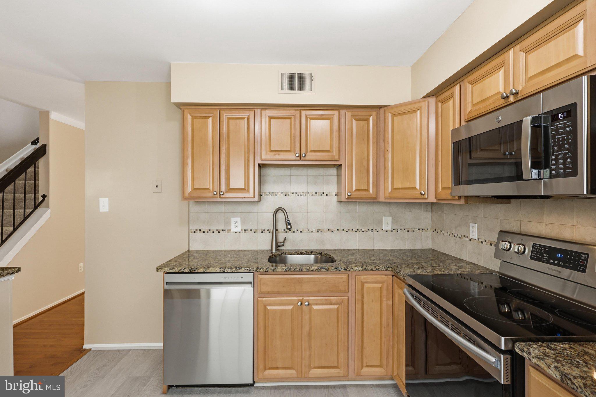 OAKWOOD COMMONS AT BURKE - Residential