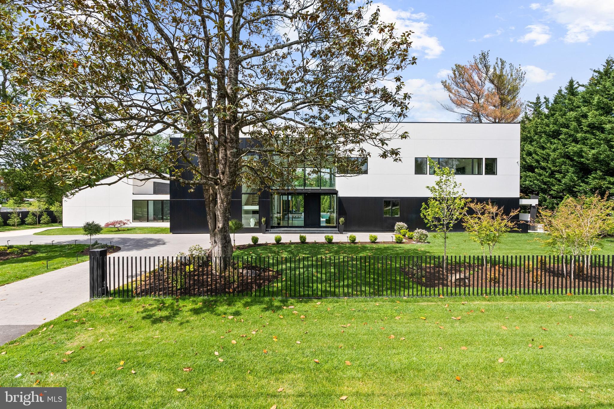 WOODSIDE ESTATES - Residential