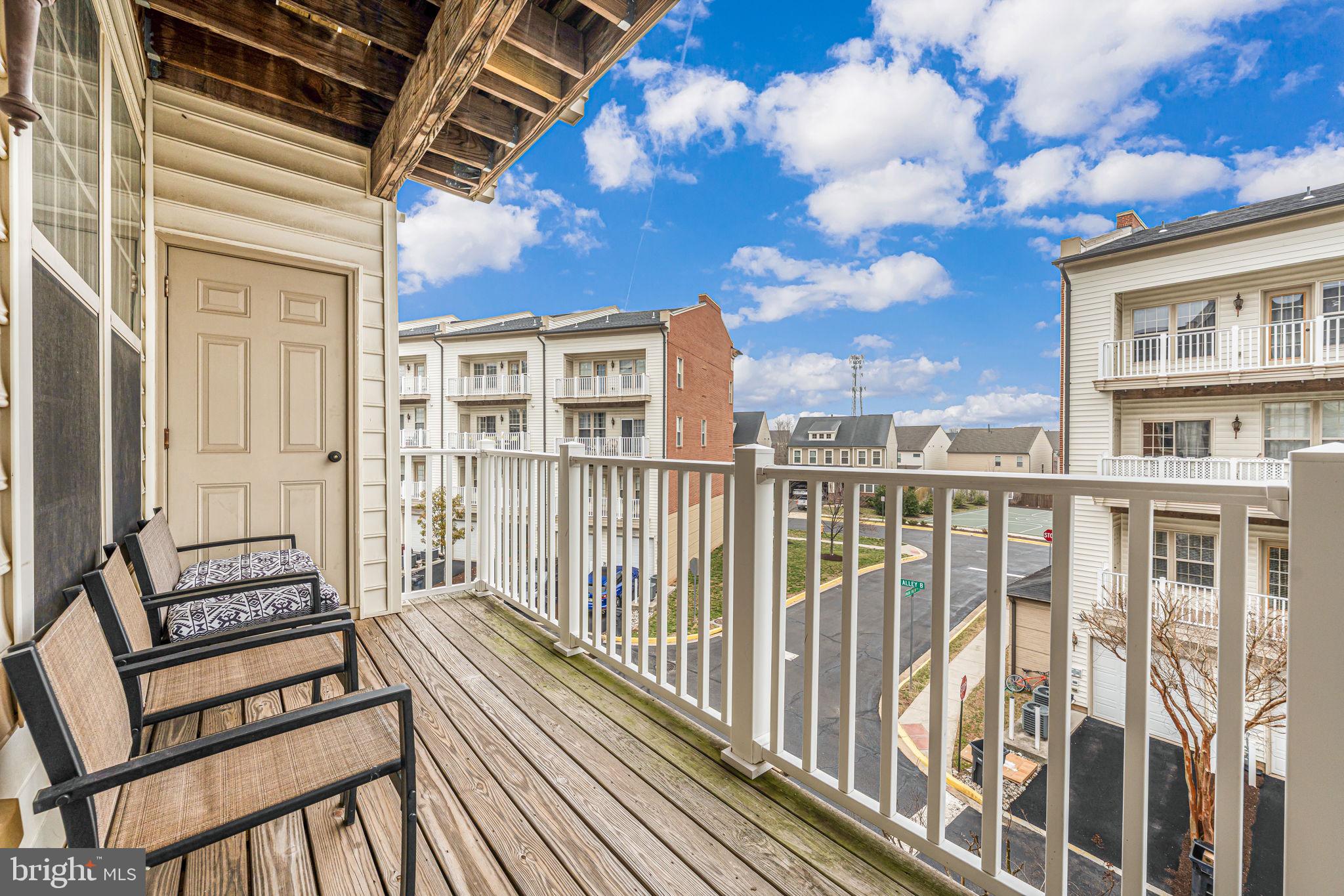 MADISON CRESCENT CONDOMINIUM - Residential Lease