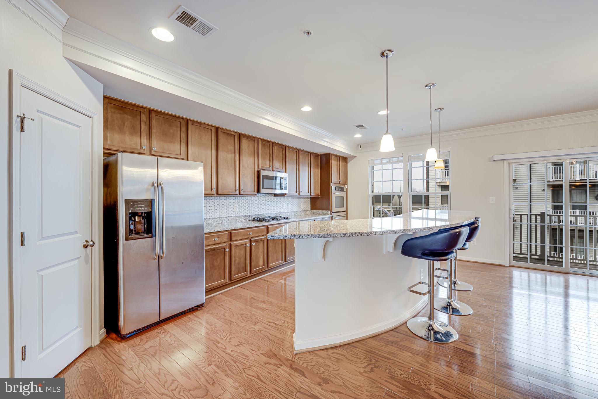 MADISON CRESCENT CONDOMINIUM - Residential Lease