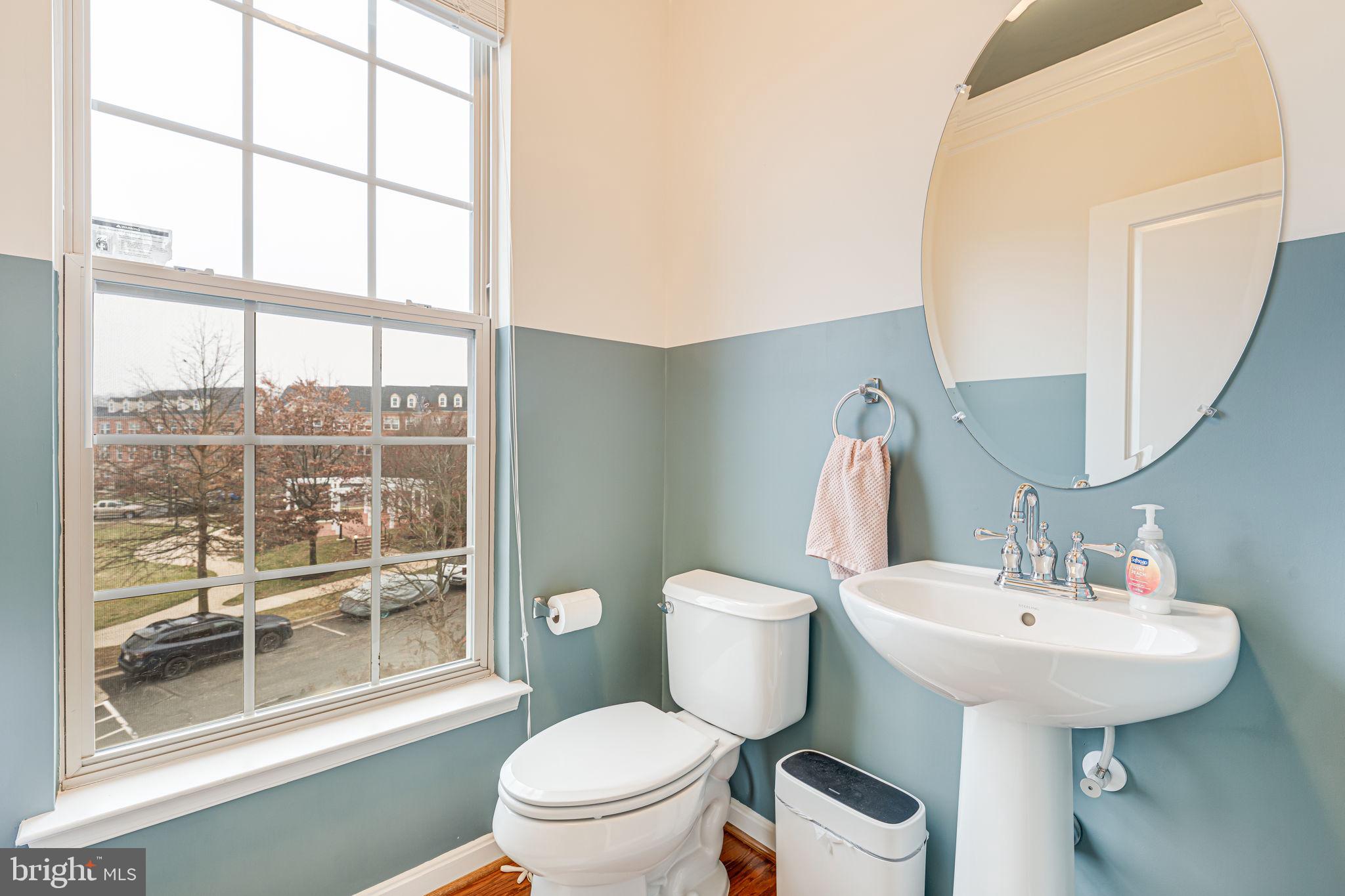 MADISON CRESCENT CONDOMINIUM - Residential Lease