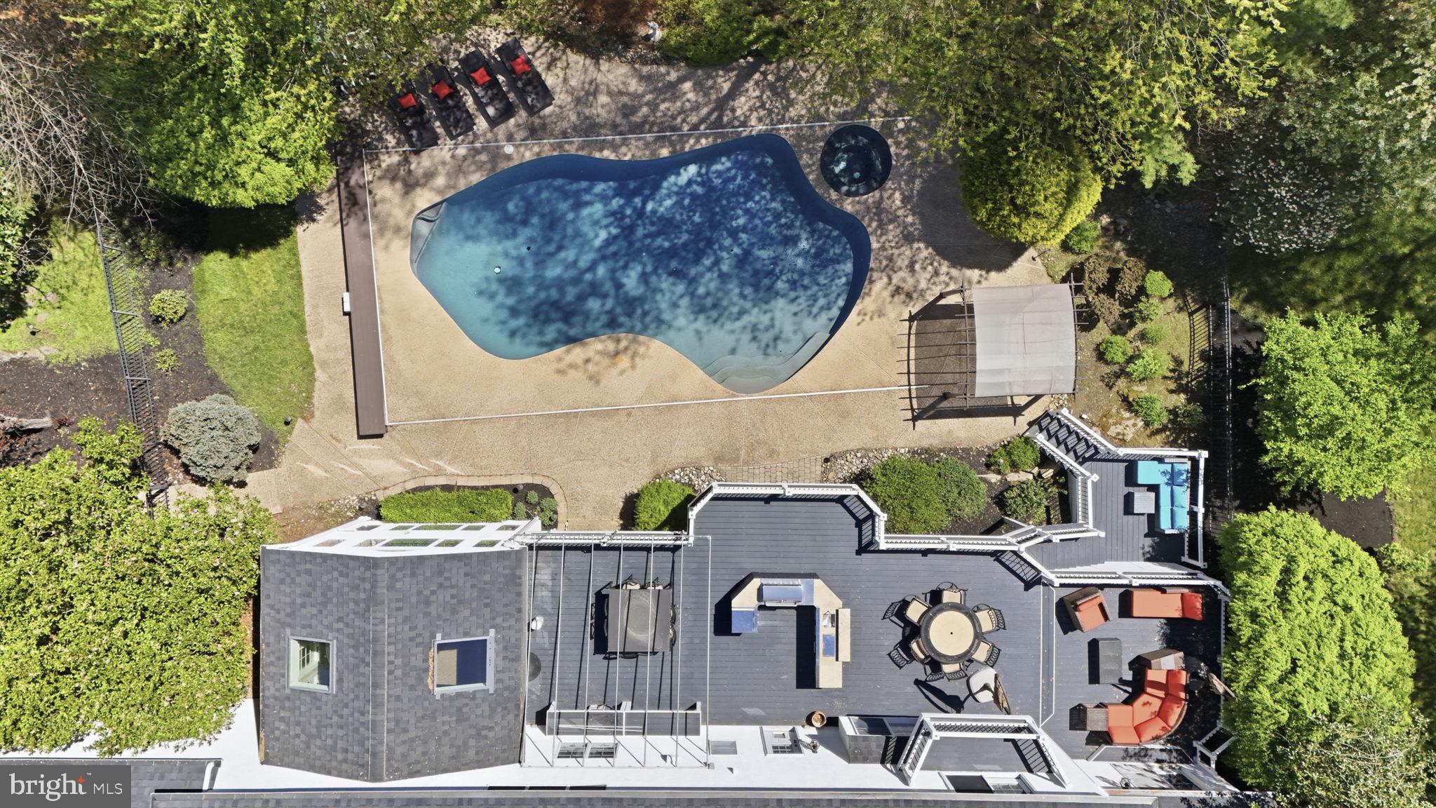 SPRINGTON CHASE - Residential