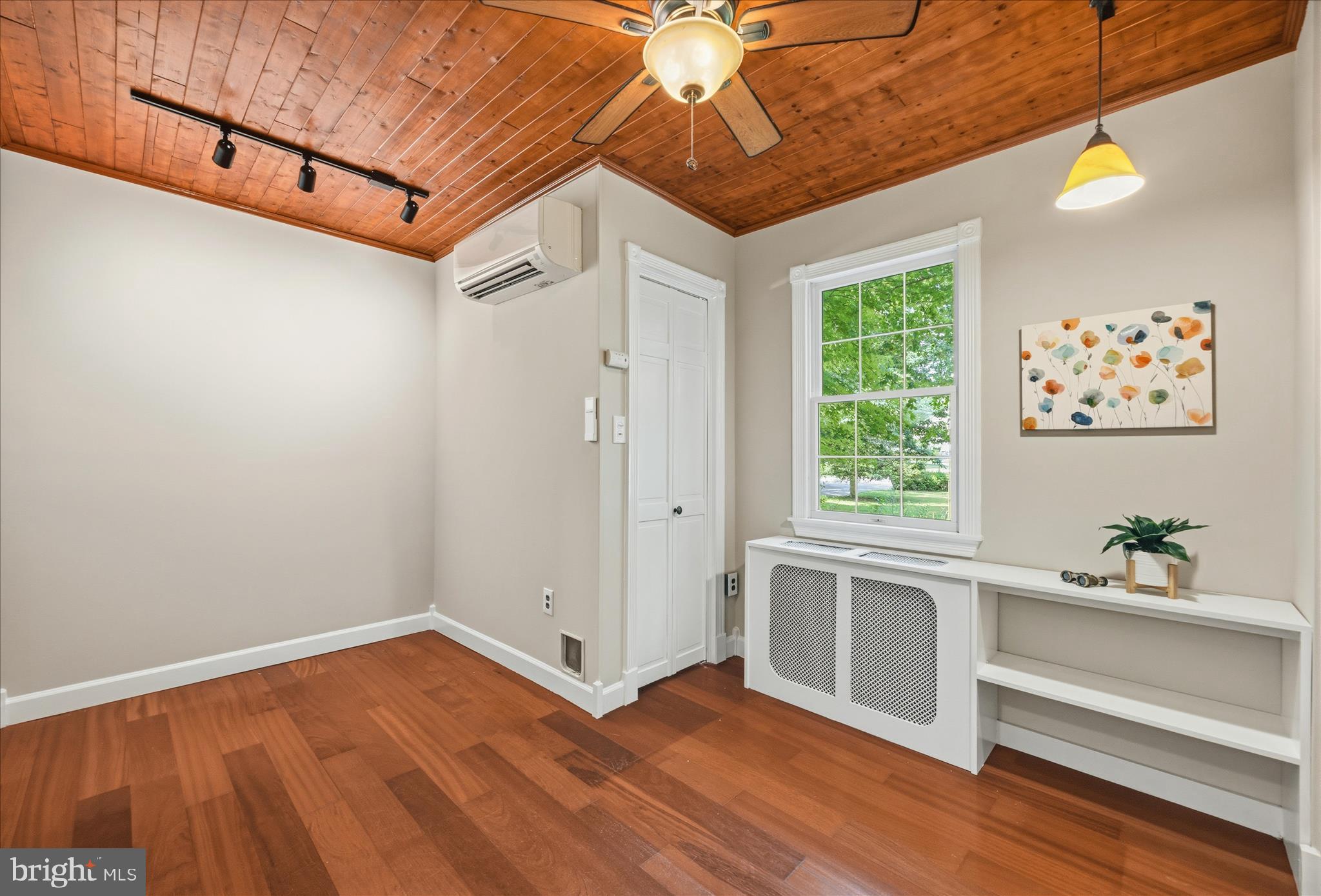 SUNSET KNOLL - Residential