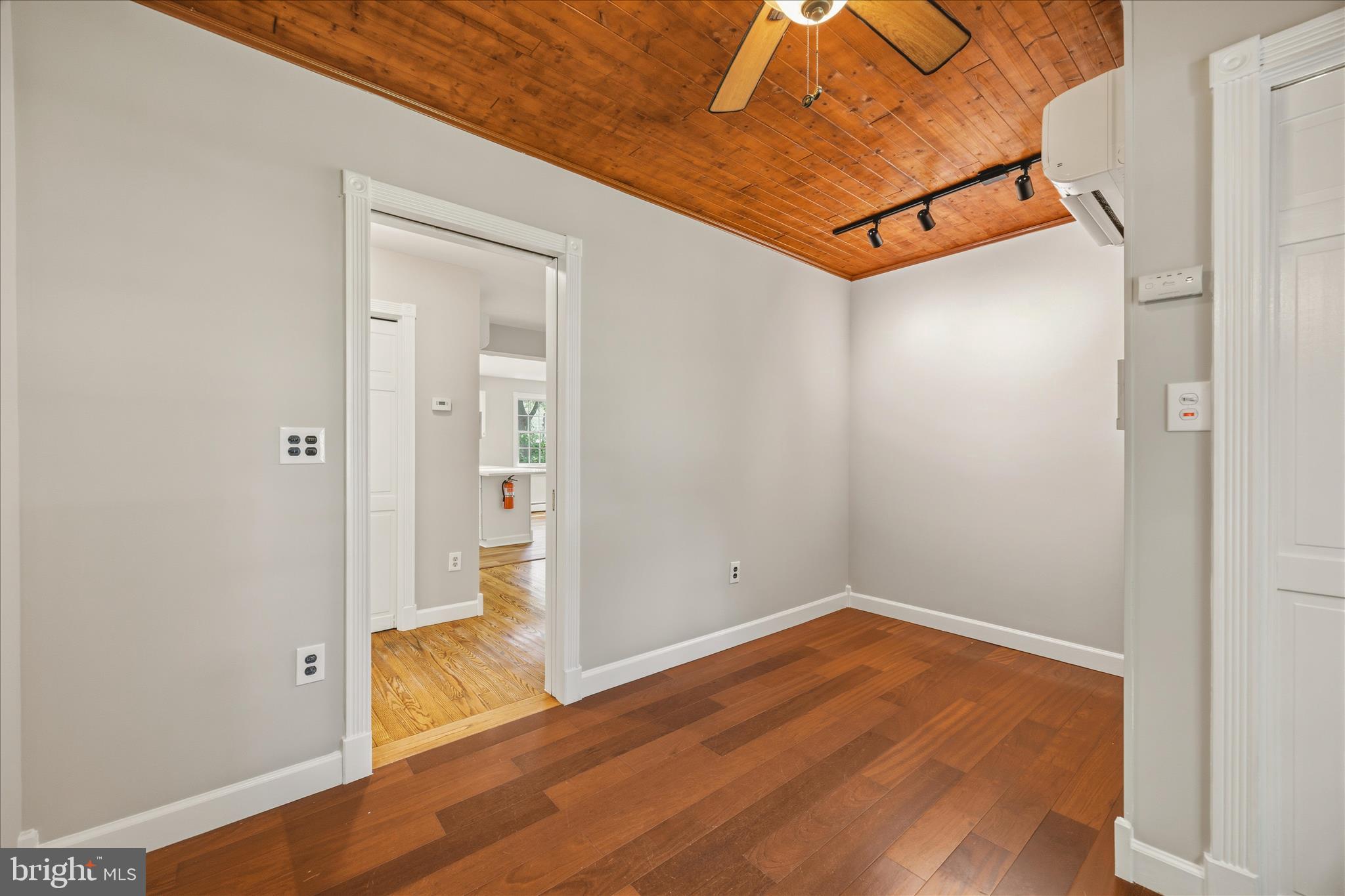 SUNSET KNOLL - Residential