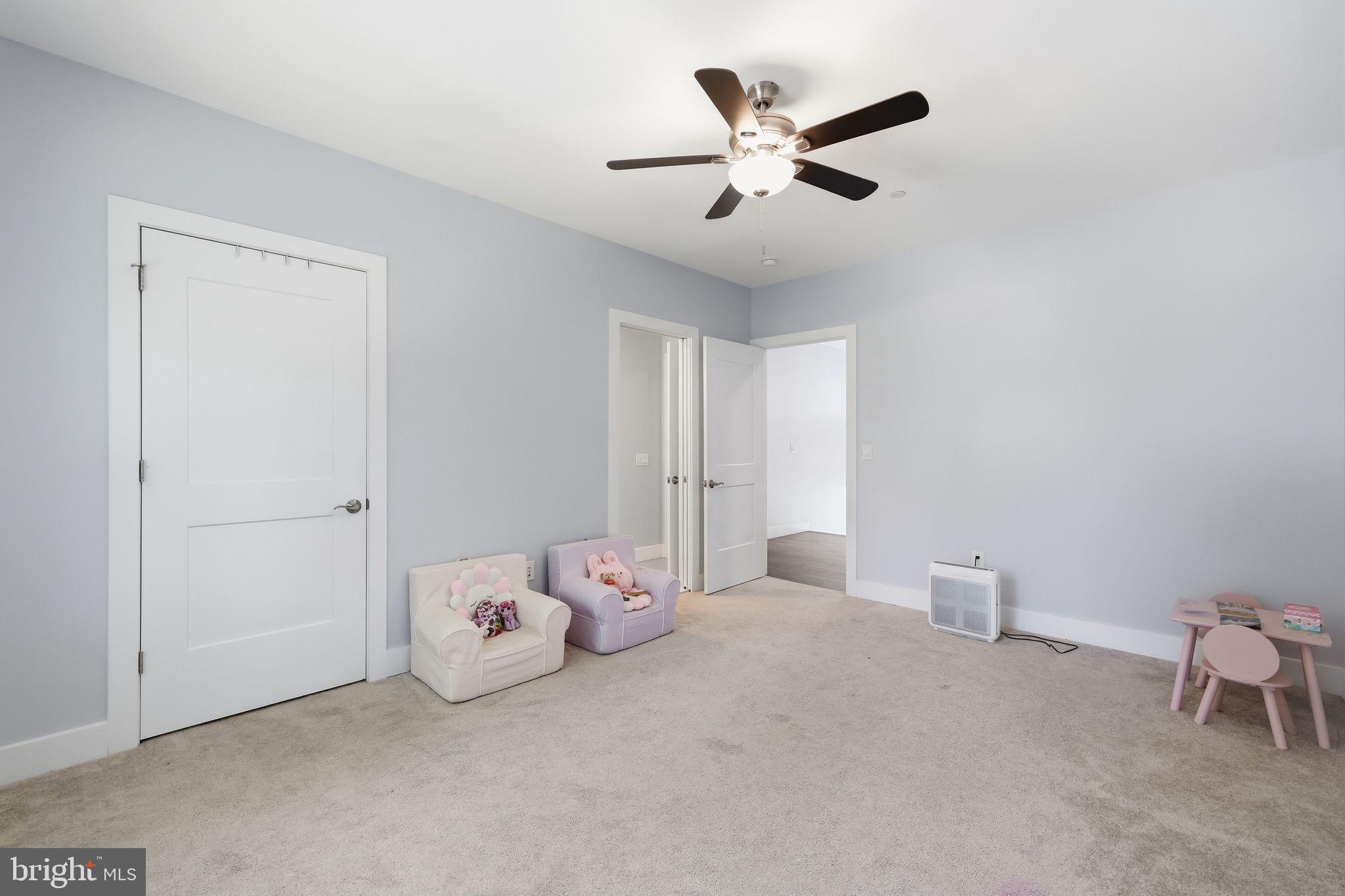 OAKLAND TERRACE - Residential