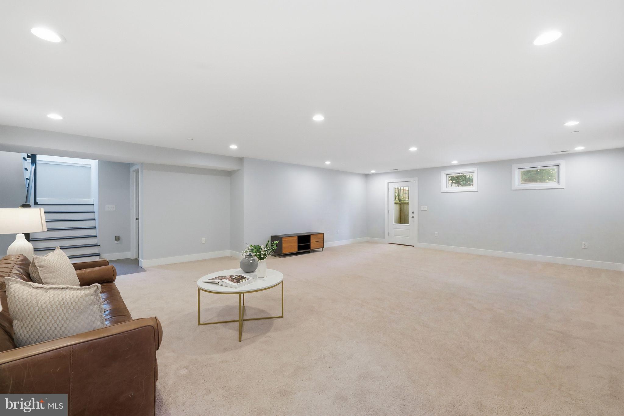 OAKLAND TERRACE - Residential