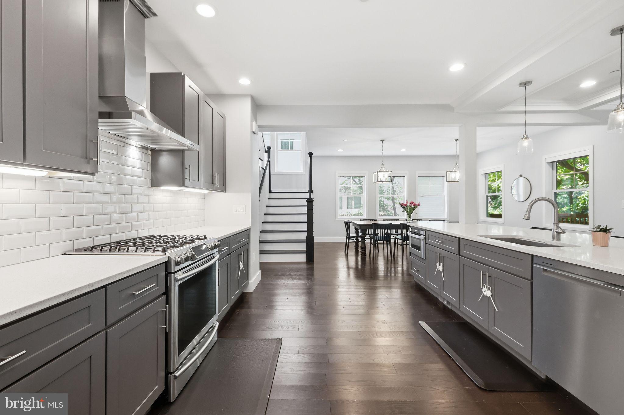 OAKLAND TERRACE - Residential