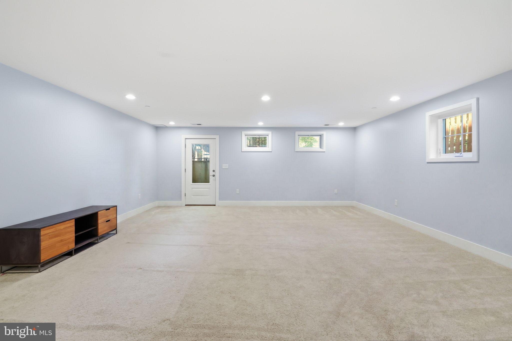 OAKLAND TERRACE - Residential