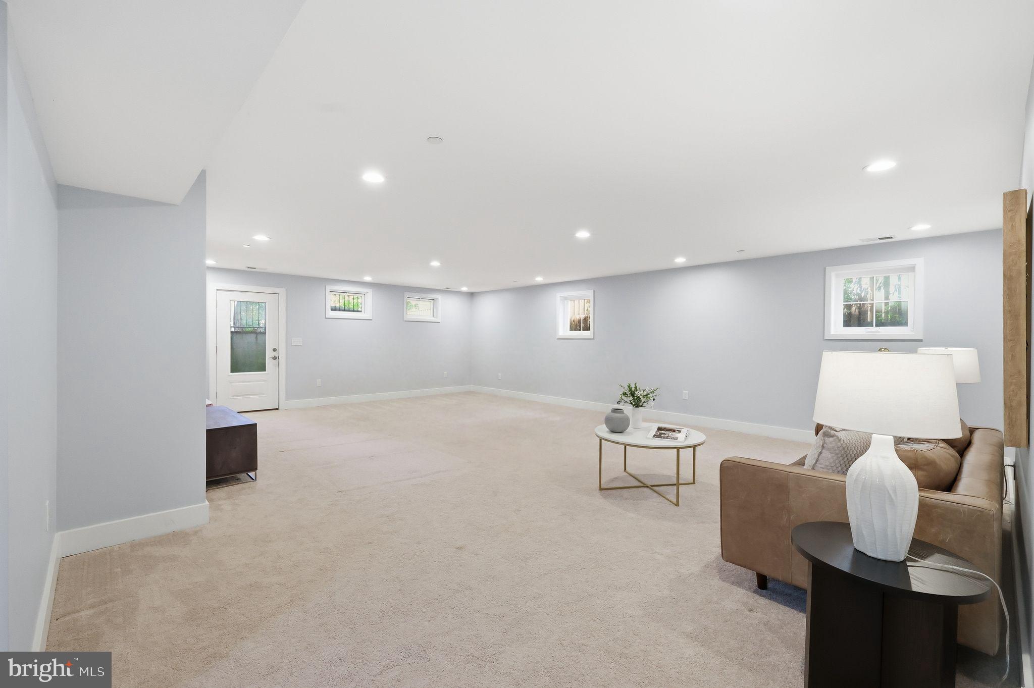 OAKLAND TERRACE - Residential