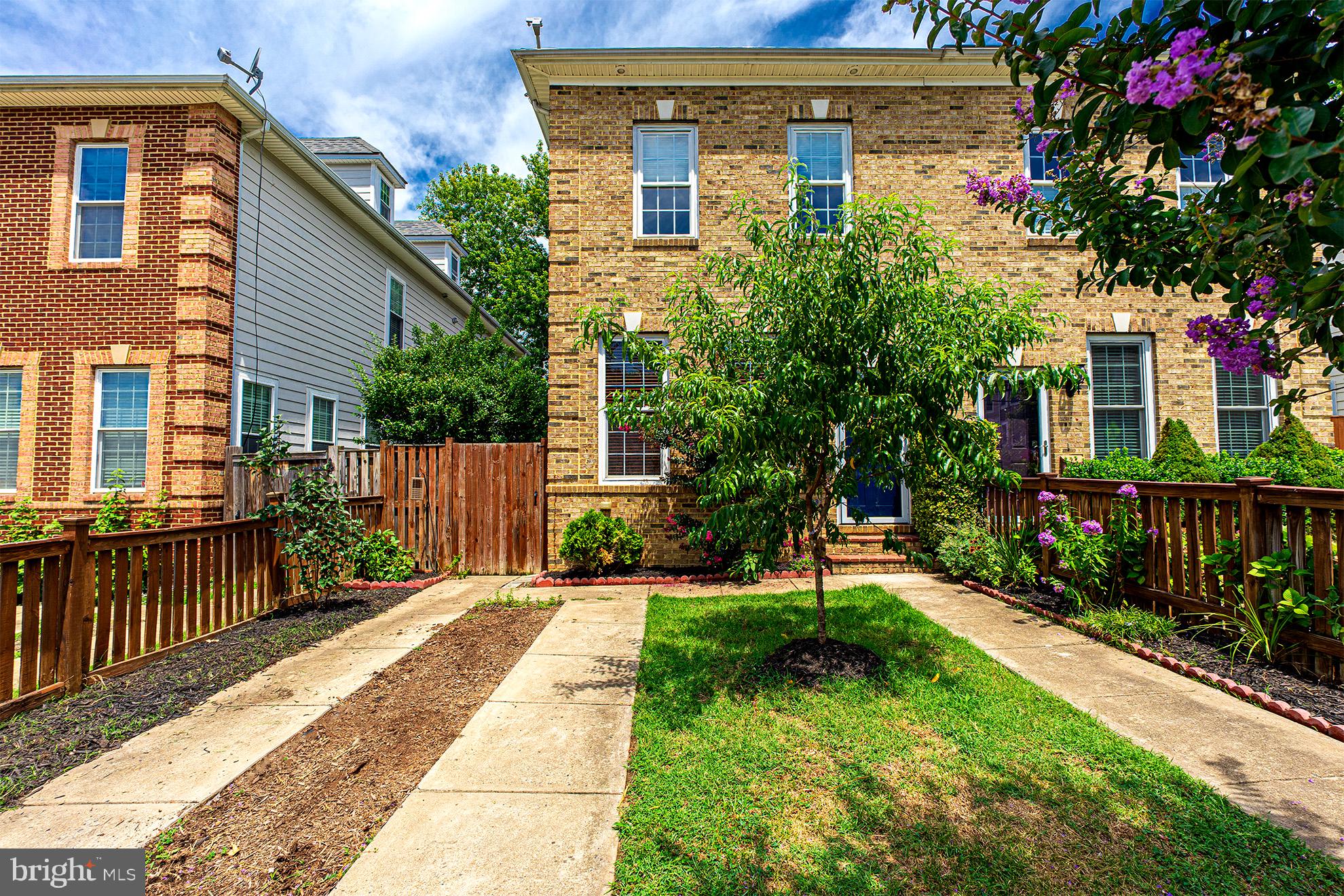 Available July 1st! Renovated 3BR/2 Full + 1 Half BA townhouse in Alexandria. Lots of great features throughout – Large windows, high ceilings & solid hardwood floors. Bright, open floorplan on first floor. Eat-in kitchen includes quartz counters, center island w/ built-in microwave drawer, gas range w/ double-oven & white shaker cabinetry w/ pullout drawers. Office/Den space off family room. Bedrooms & laundry located on second floor. Owners’ suite features an ensuite w/ dual vanity & frameless shower and a custom, walk-in
closet. Finished third floor is flexible space/storage. Walkout from kitchen opens to deck, fenced-in backyard
and shed. Off-street parking directly in front. Playground across to the street. Minutes to Potomac Yards,
Potomac/VT Metro Station & Del Ray. Pets on a case-by-case basis.