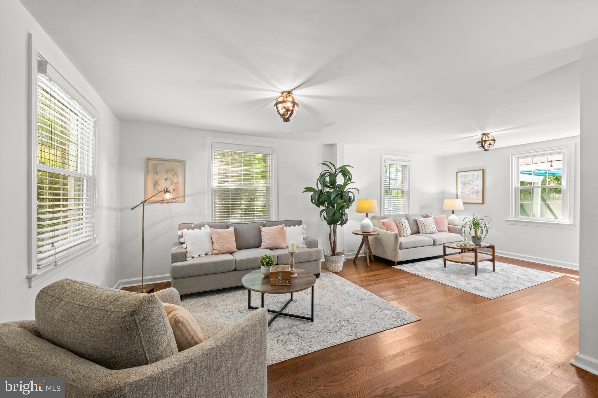 LYNNWOOD - Residential