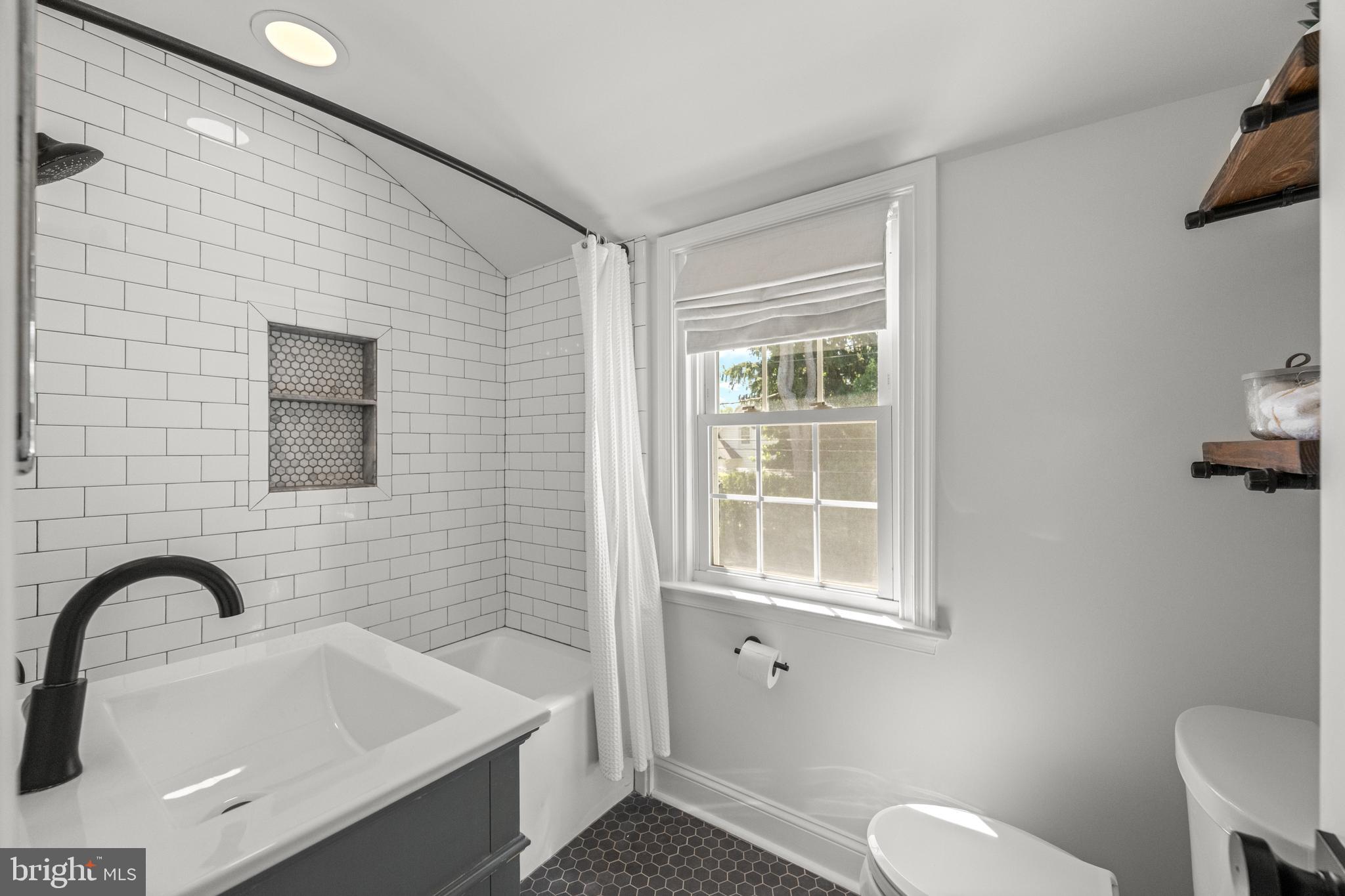 LYNNWOOD - Residential
