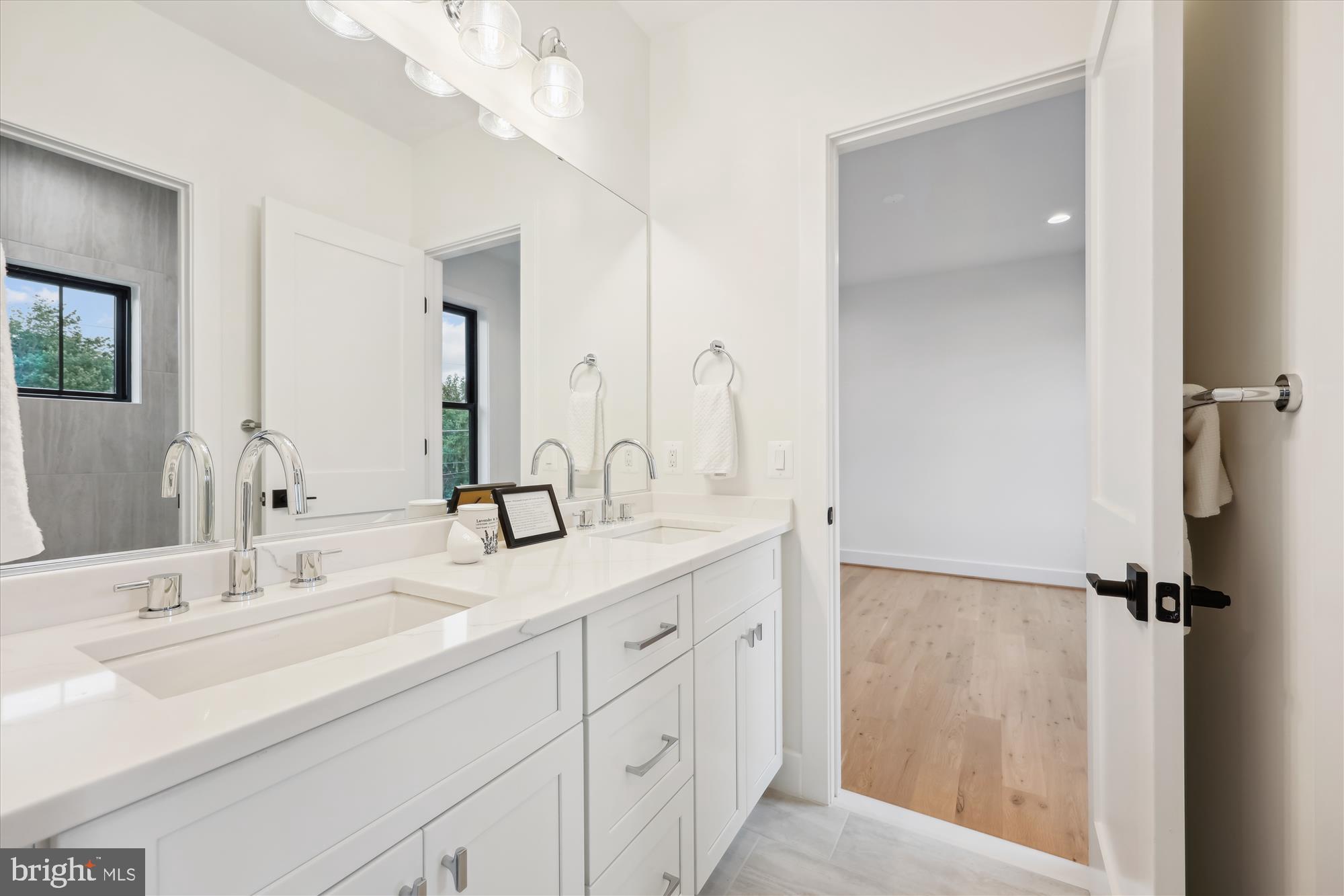 HENDRY ESTATES - Residential
