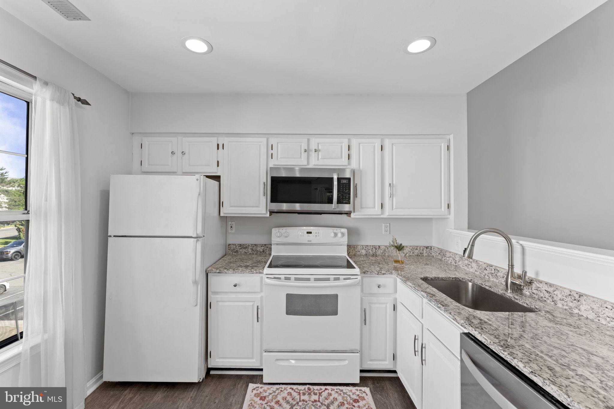 ROLLING OAKS - Residential