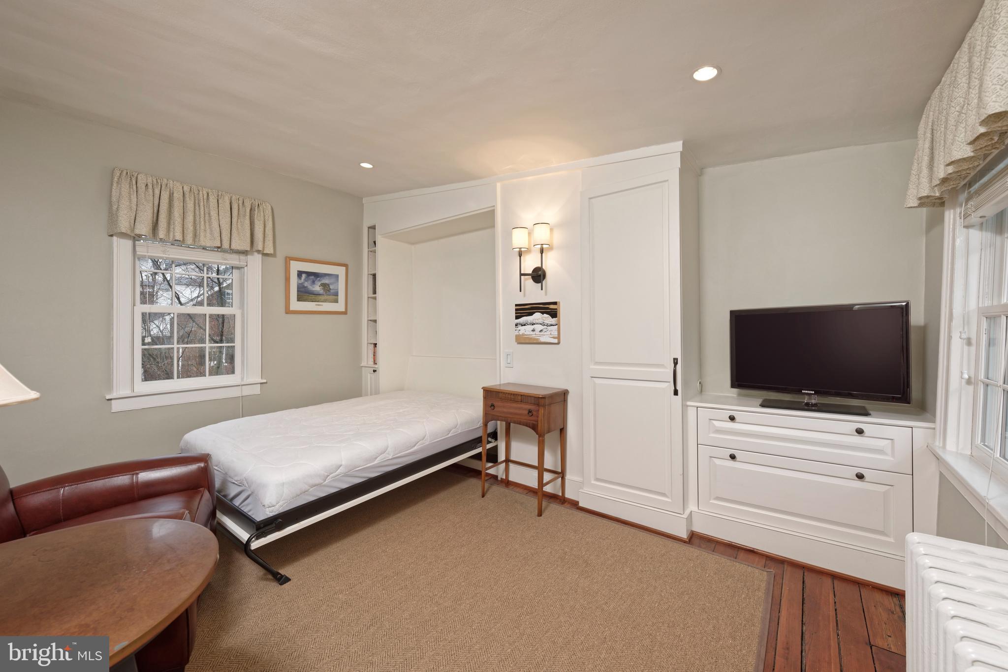 OLD TOWN ALEXANDRIA - Residential