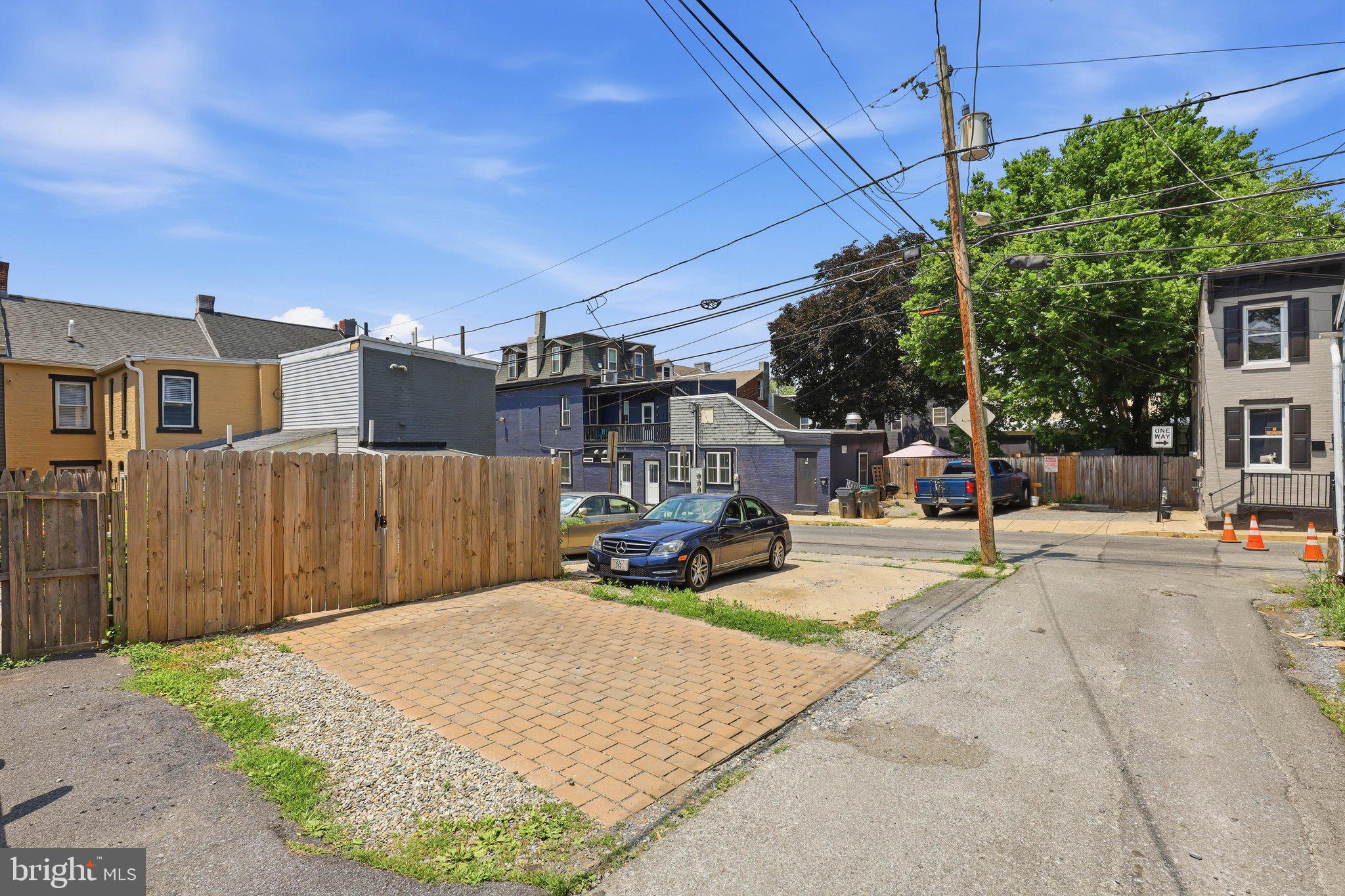 SOUTH SIDE OF CITY - Residential