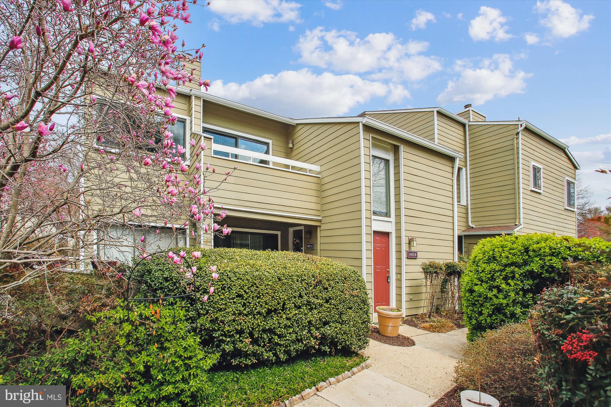 VILLARIDGE - Residential