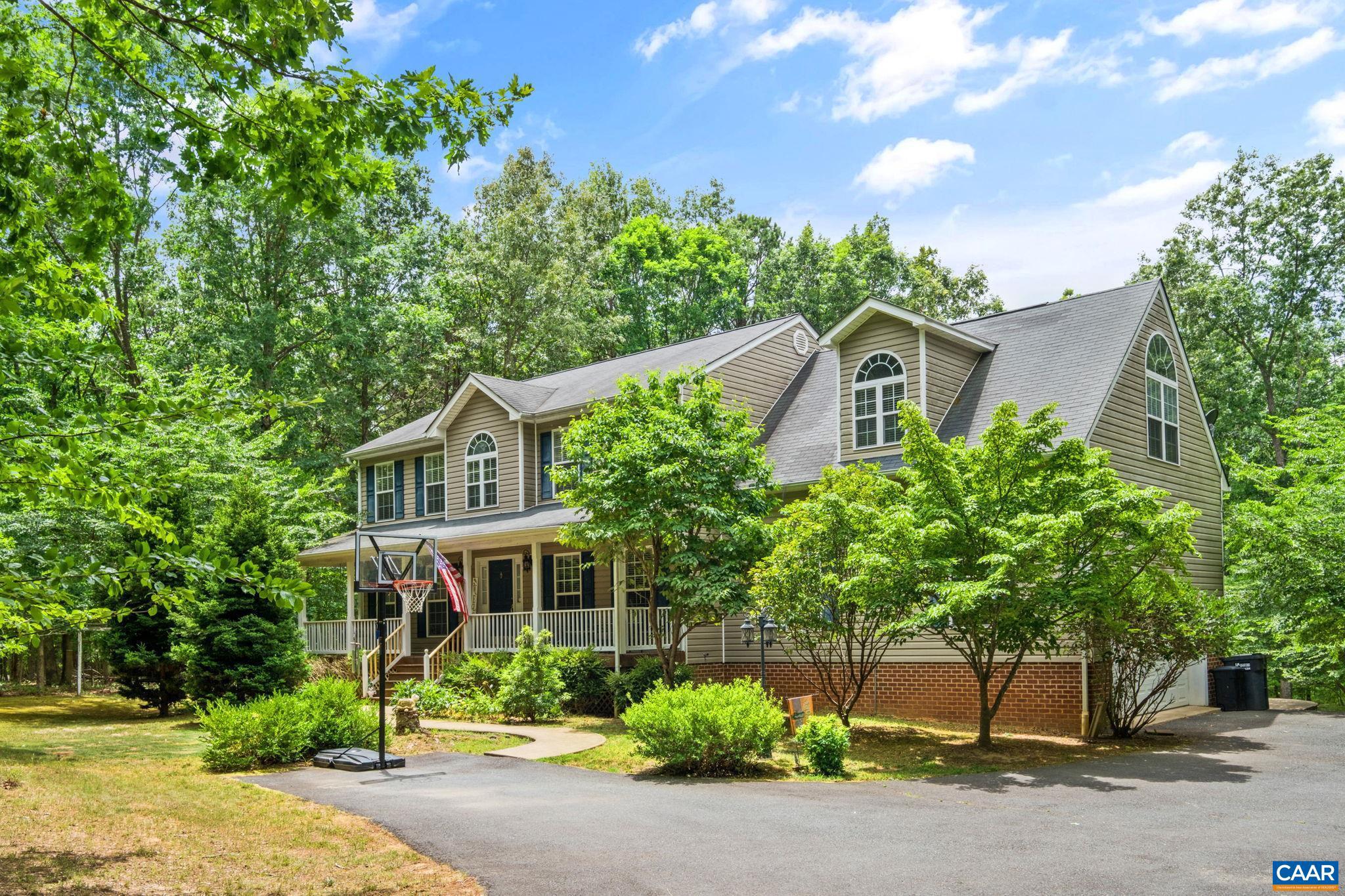 FOX HOLLOW - Residential