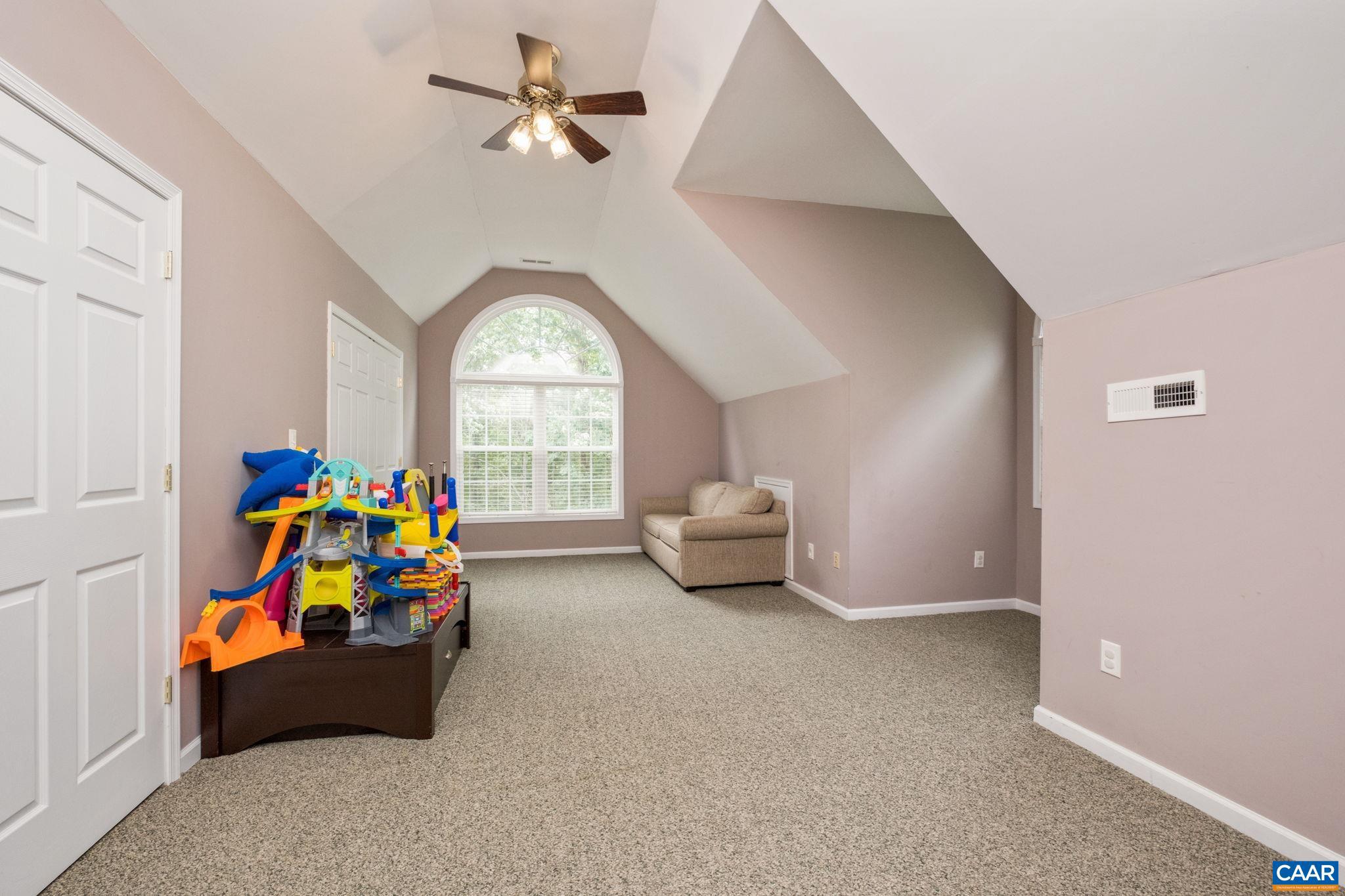 FOX HOLLOW - Residential
