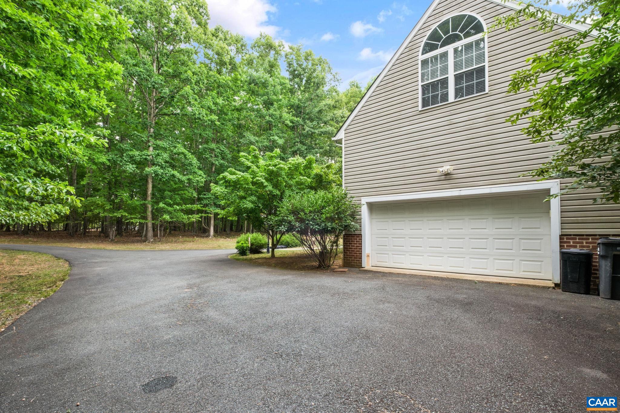 FOX HOLLOW - Residential