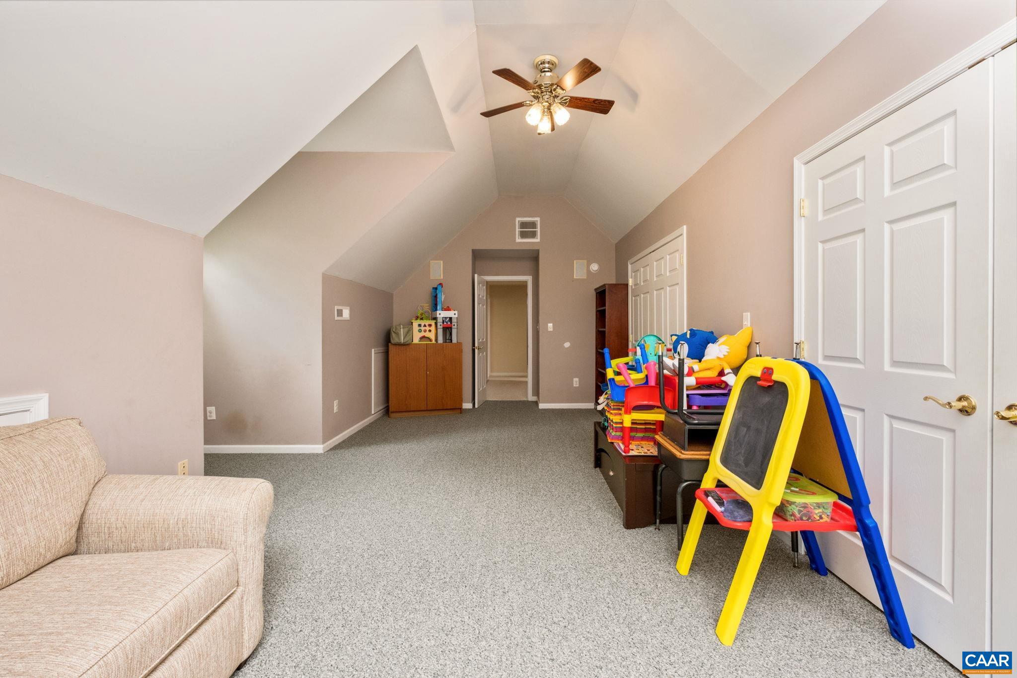 FOX HOLLOW - Residential