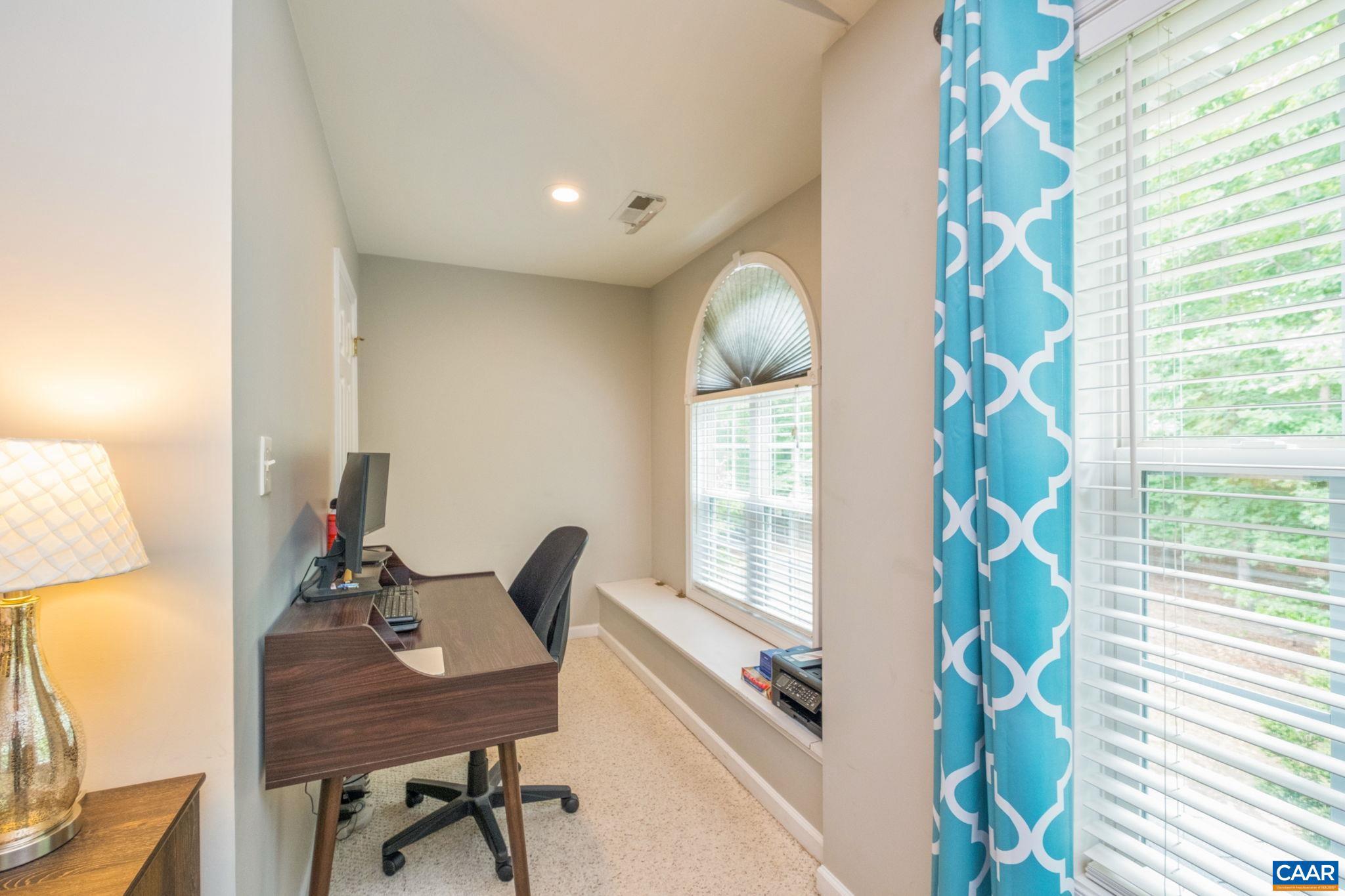 FOX HOLLOW - Residential