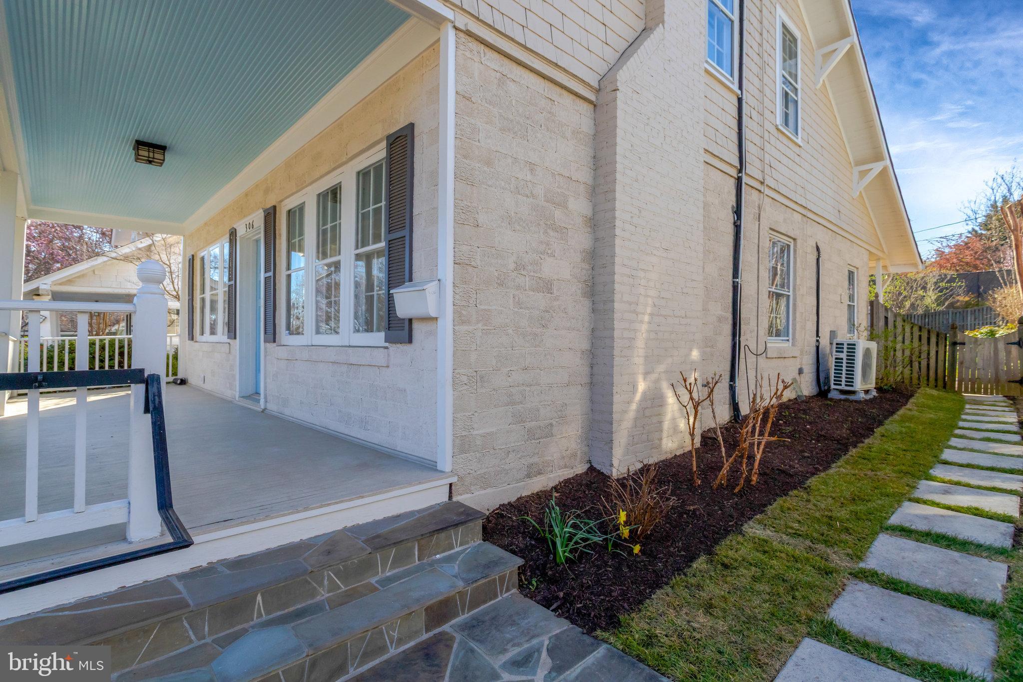 ROSEMONT PARK - Residential