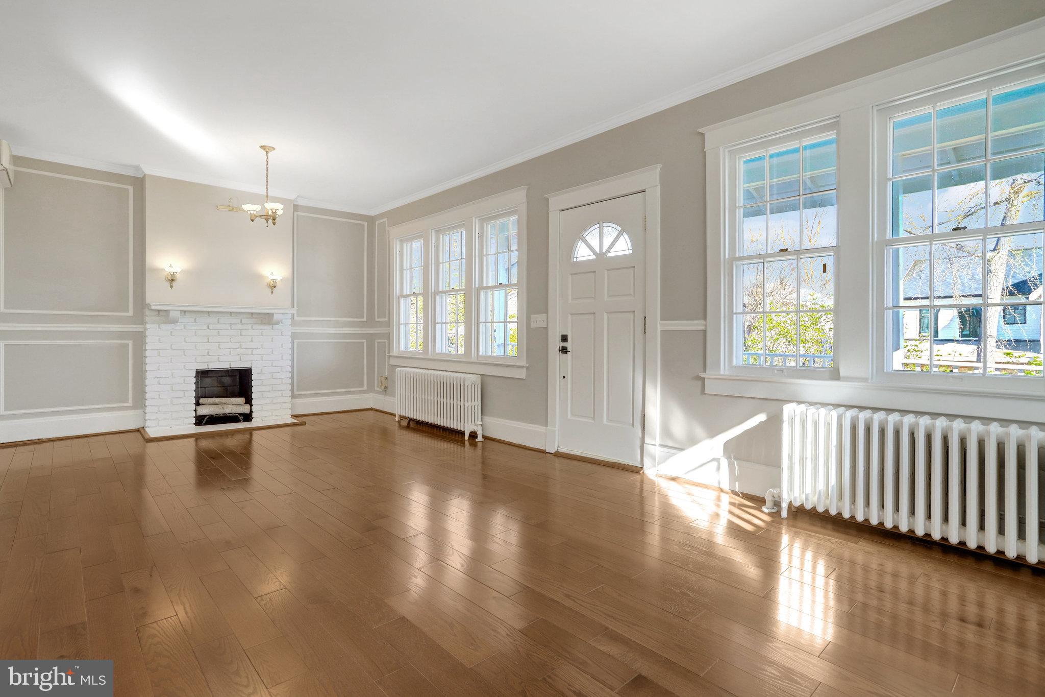 ROSEMONT PARK - Residential