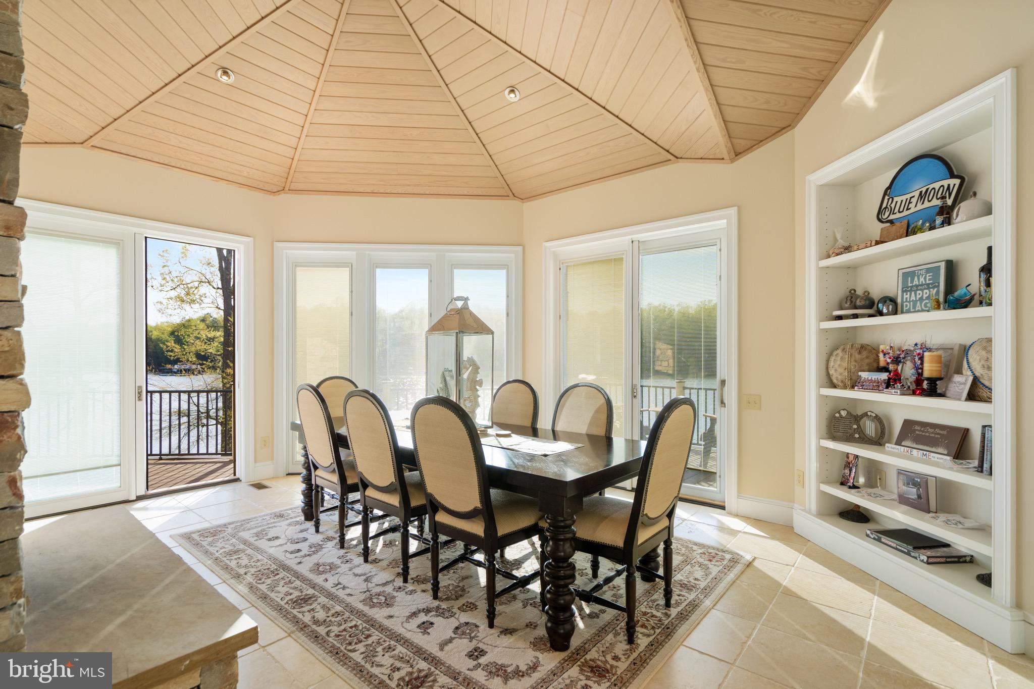 CUCKOOS NEST - Residential